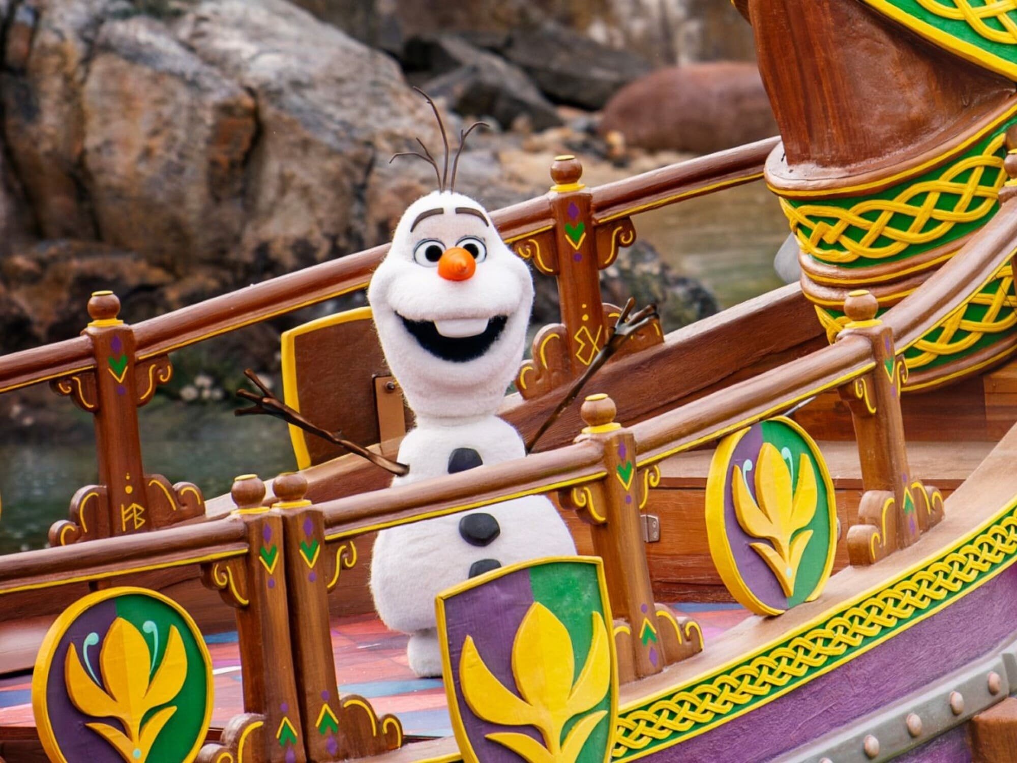 Un Olaf robotique plus vrai que nature débarque à Disneyland Paris. © Disney