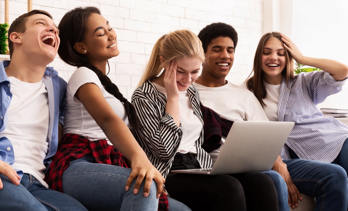 Vous vivez en coloc ? Voici 4 (très) bonnes raisons d’utiliser un VPN. © Prostock-studio / Shutterstock
