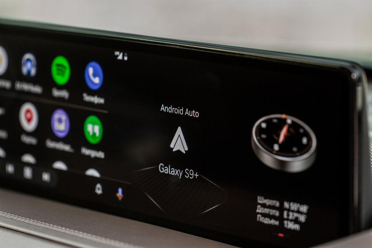 Une nouvelle fonctionnalité à venir dans Android Auto © Roman Vyshnikov / Shutterstock