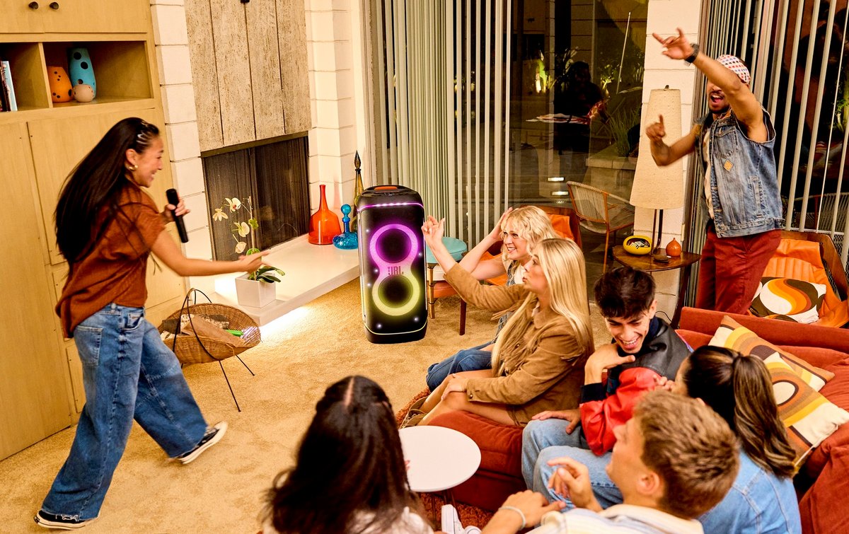 Prête pour un usage en intérieur ou en extérieur, rien ne semble lui faire peur. ©JBL