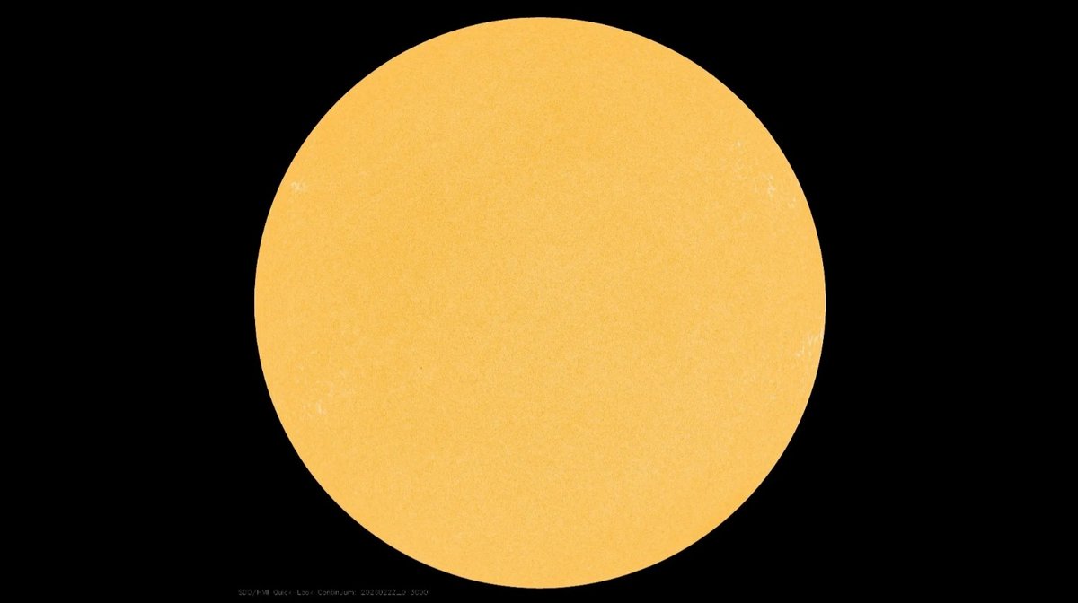 Le Soleil tel qu'il est apparu ce 22 février 2026 sous les yeux du Solar Dynamics Observatory (NASA), sans la moindre cicatrice magnétique. © Courtesy of NASA / SDO and the AIA, EVE, and HMI science teams
