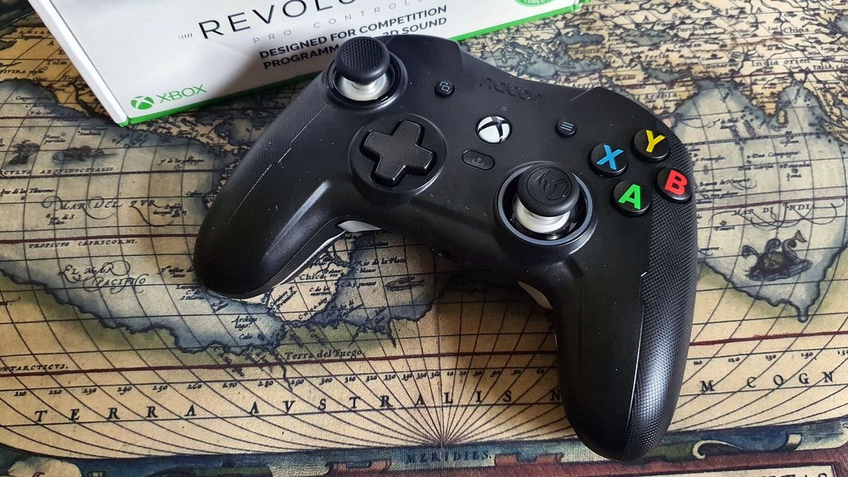 La Revolution X Pro Controller est compatible PC et Xbox One / Series © Nerces