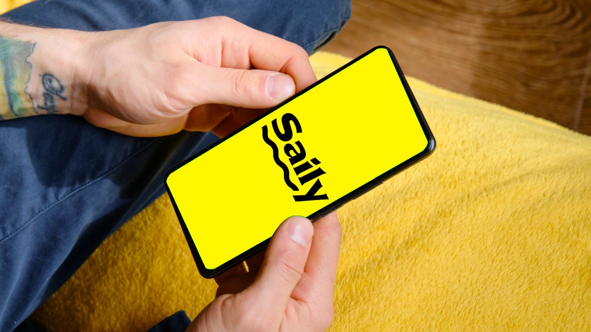 Saily offre un large choix d’eSIM, un VPN intégré gratuit et la sécurité de NordVPN : idéal pour une navigation privée et sans restriction - © Axel Reghis | Shutterstock