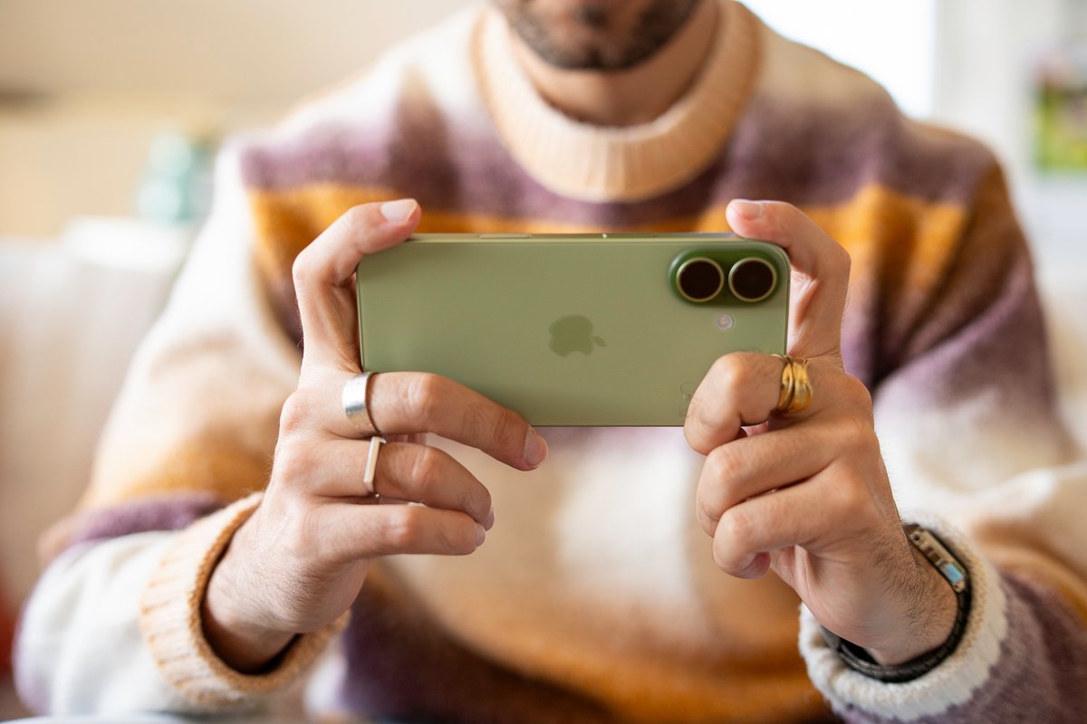 La chauffe se remarque assez vite au dos du smartphone quand on joue. © Pierre Crochart pour Clubic.com