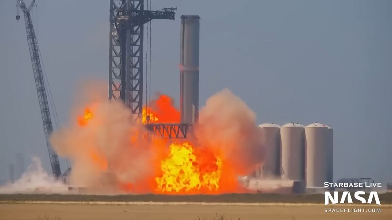 La nature de l'explosion a laissé peu de doutes sur ce test raté. Crédits : Nasaspaceflight/YouTube