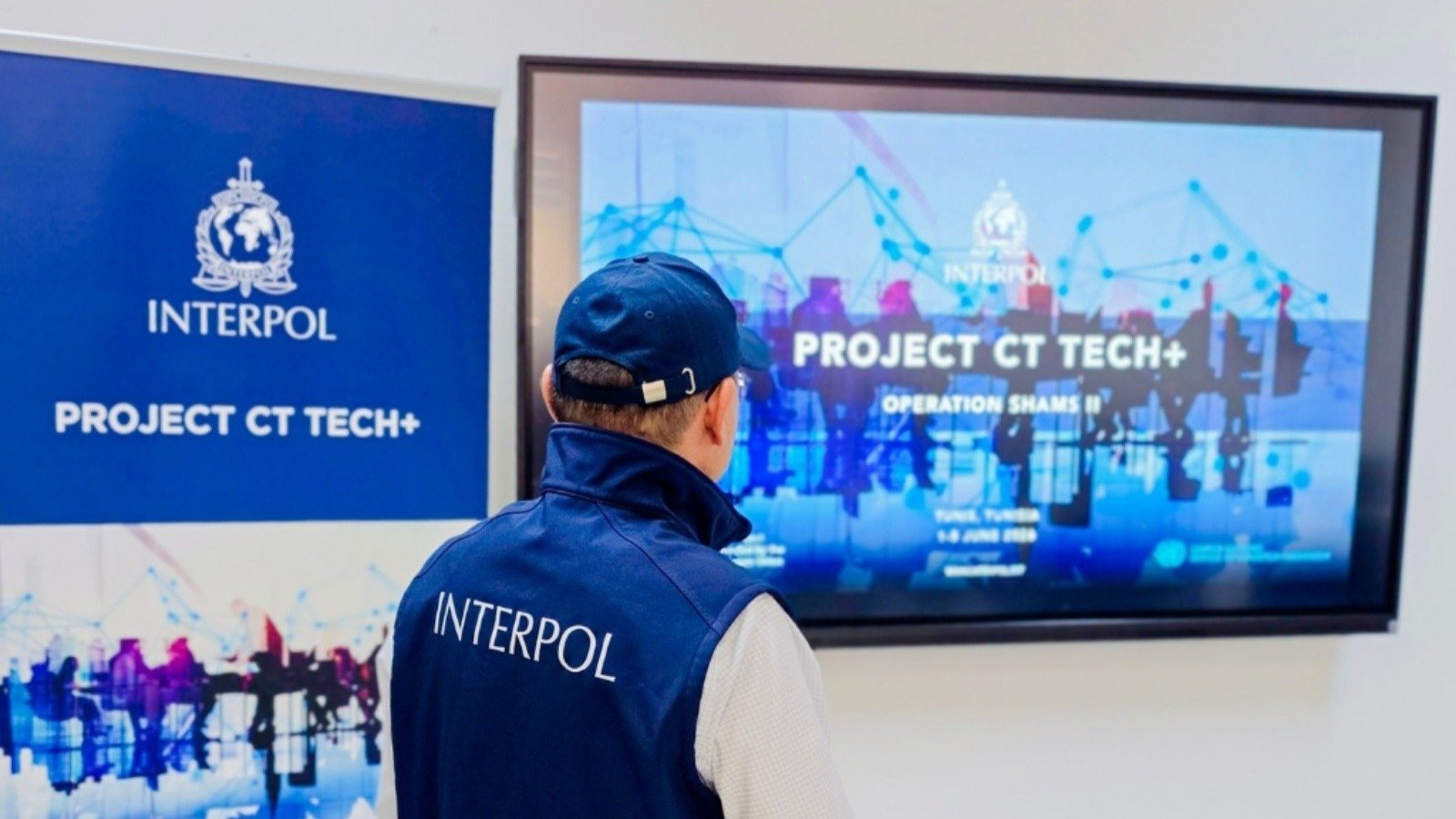 Avant toute comparaison biométrique, les 108 076 images ont été confiées à des agents d'IA programmés et à des scripts générés par IA - ©INTERPOL