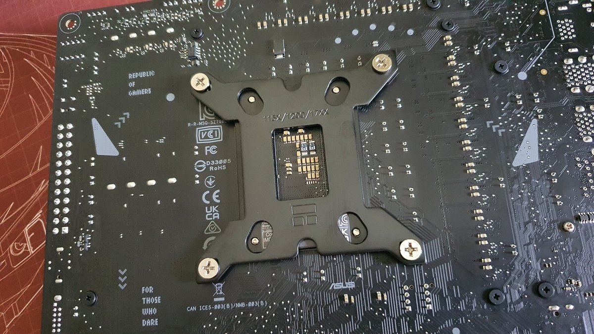 La backplate est bien en place © Nerces pour Clubic