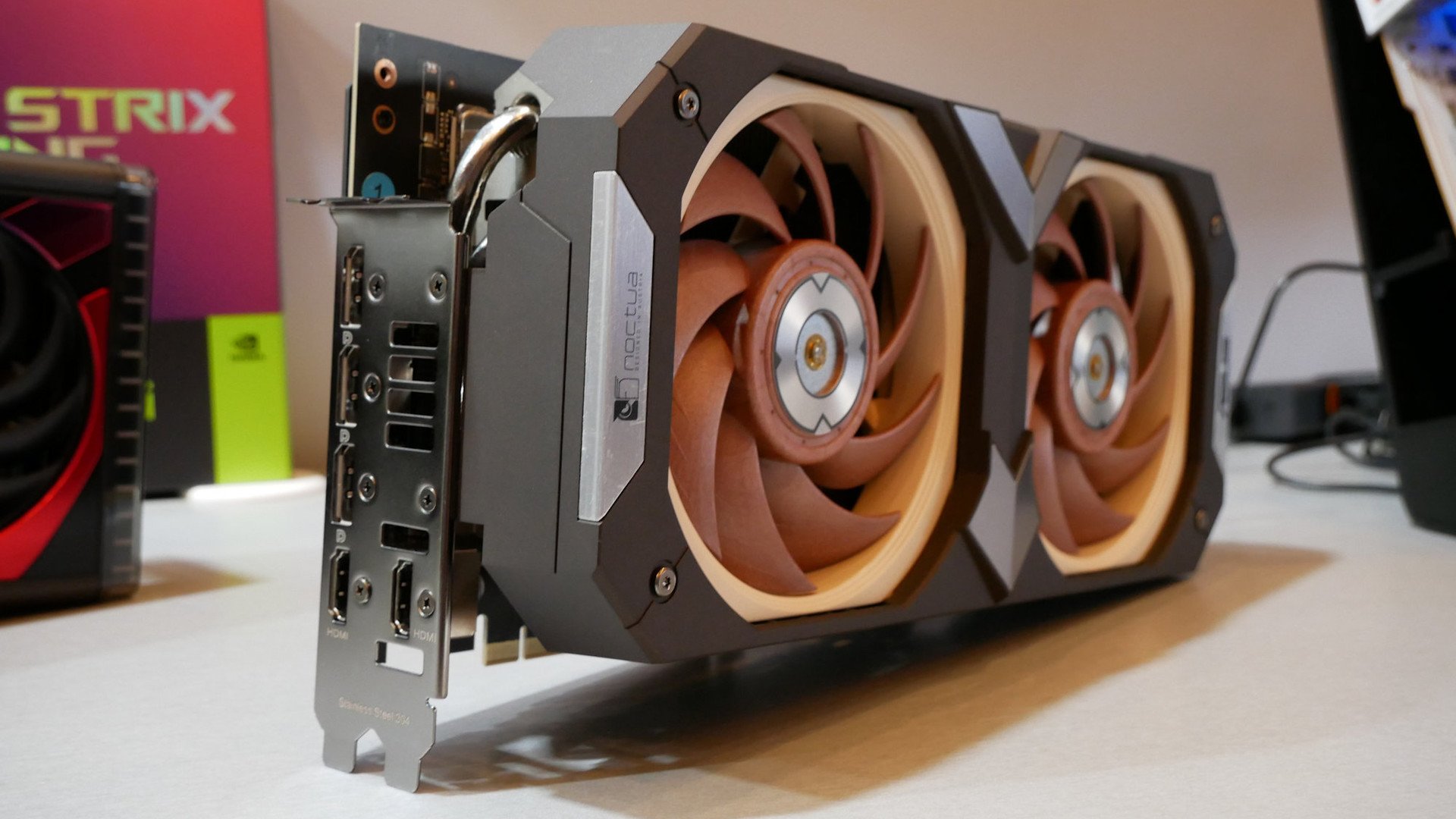 La RTX 4080 d'ASUS x Noctua © TechPowerUp