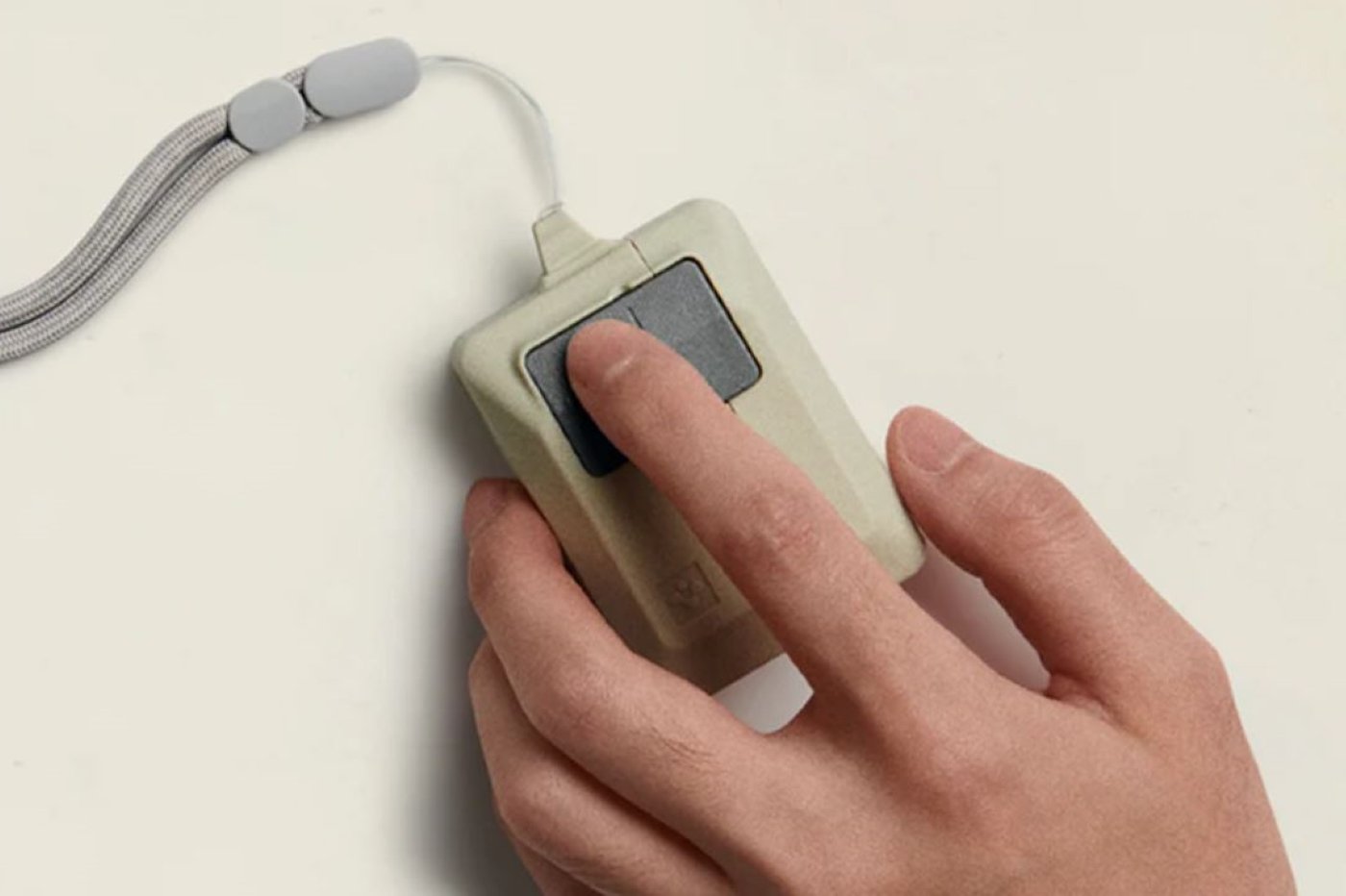 Non, ceci n'est pas une souris Apple. ©Spigen