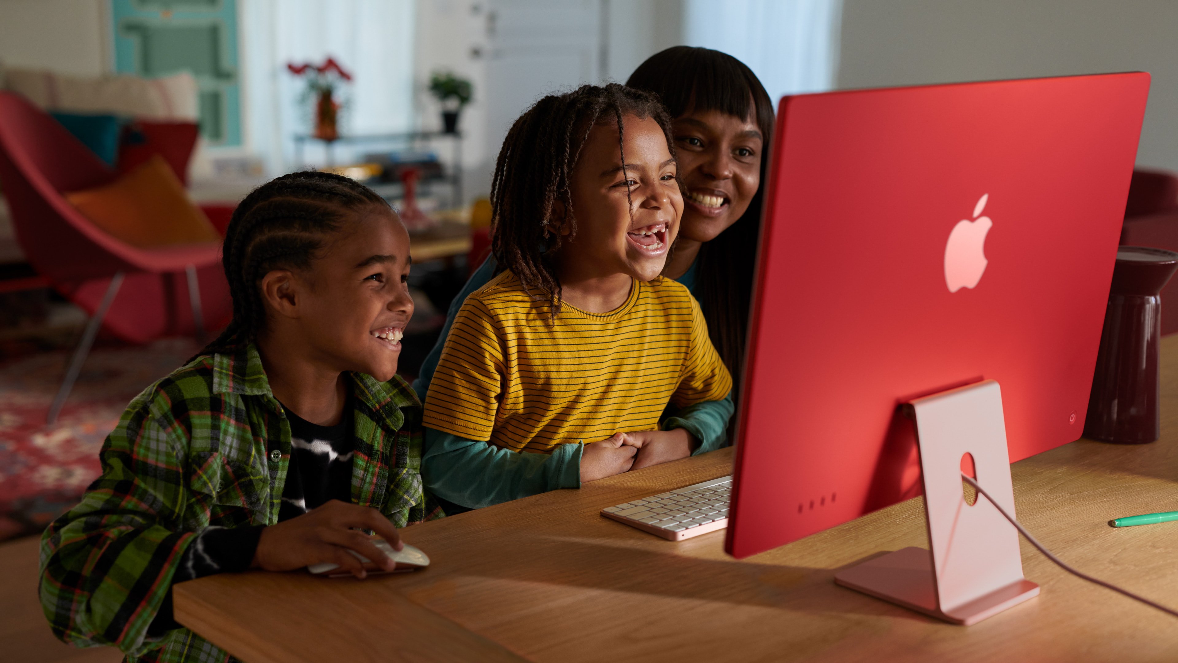 L'iMac de 24 pouces se destine à toute la famille © Apple