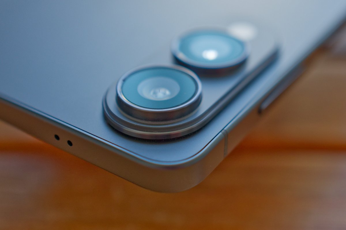 Le module photo du Samsung Galaxy S25 Edge. ©Marc Mitrani pour Clubic