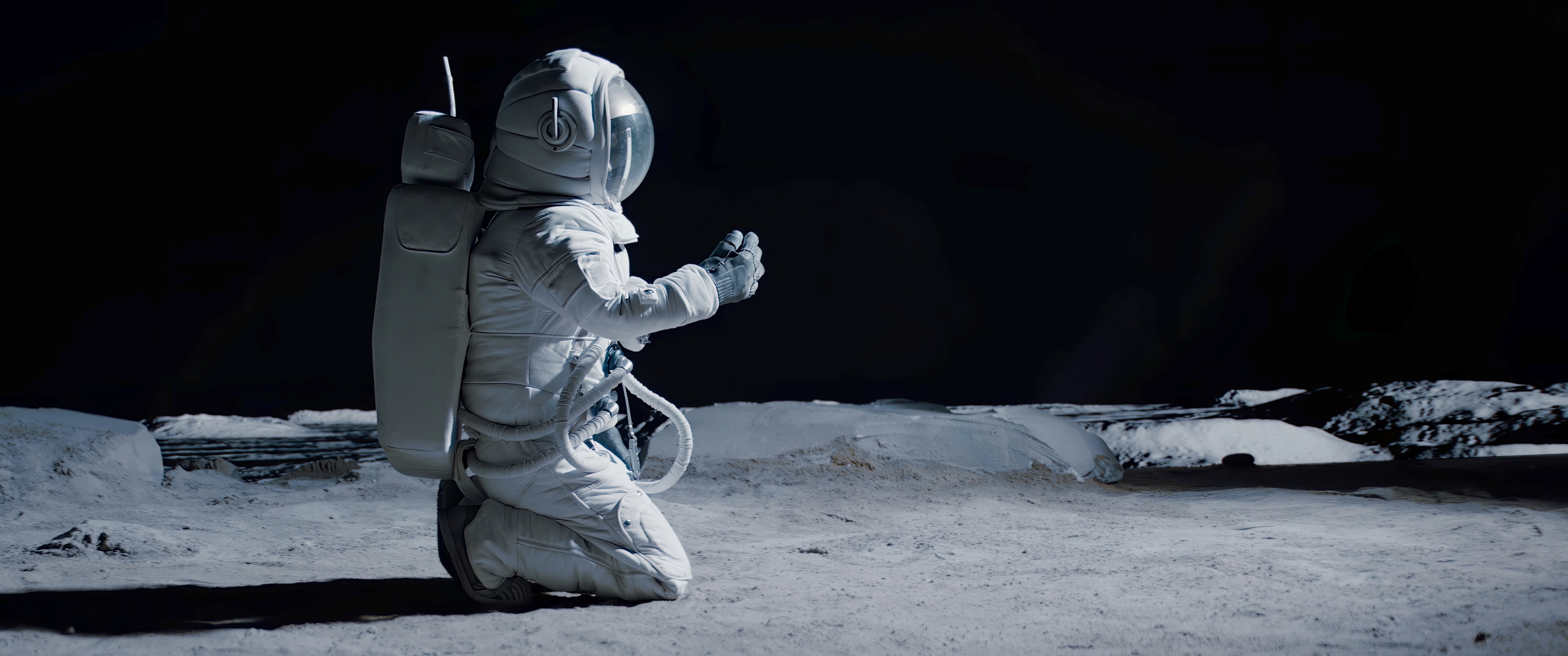 Personne ne peut posséder la Lune, mais tout le monde veut posséder ce qui peut en être extrait : c'est la loi du « premier arrivé, premier servi ». © supamotion.co / Shutterstock