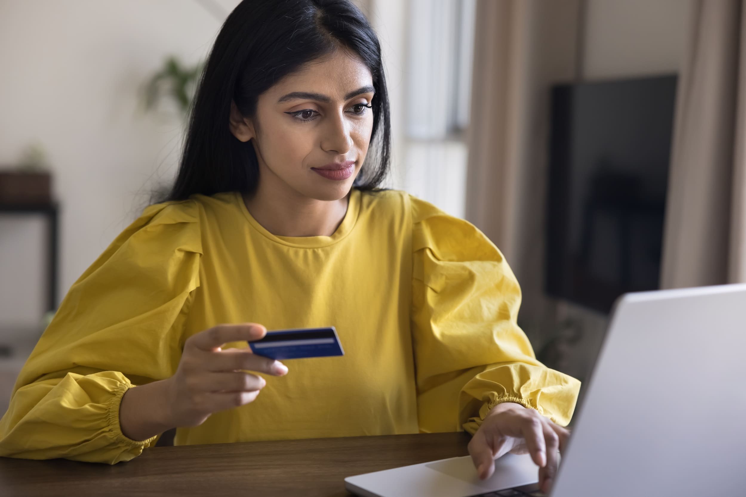 Restez méfiants pendant les soldes 2025, car le danger cyber n'est jamais bien loin © fizkes / Shutterstock