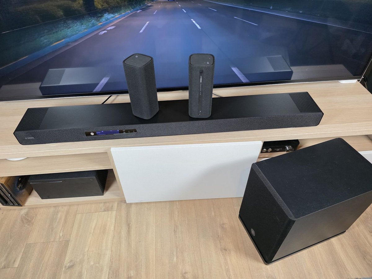   Simple et légèrement modulaire, l'ensemble de Yamaha n'est pas parfait, mais sans défaut sonore majeur © Guillaume Fourcadier pour Clubic