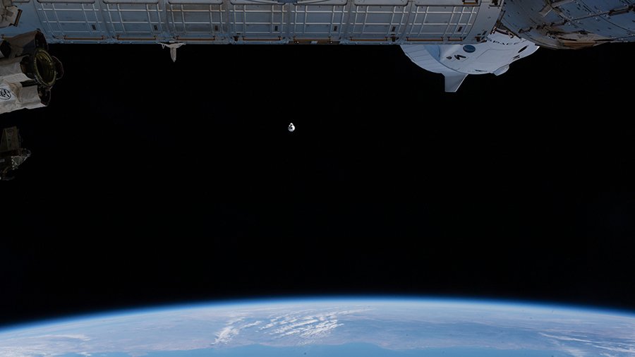 Vue de la Capsule Cargo Dragon à son arrivée. Crédits NASA