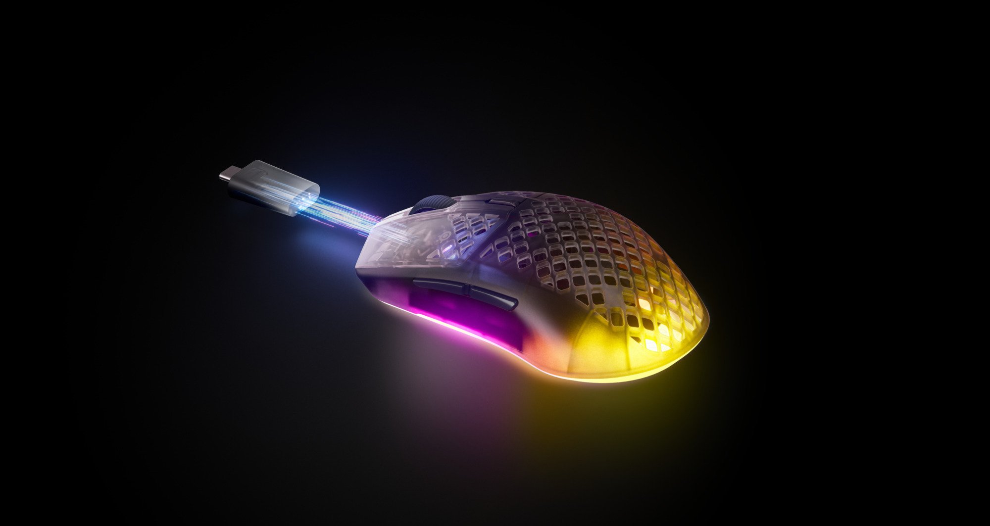 La souris est fournie avec un dongle USB-C. ©SteelSeries
