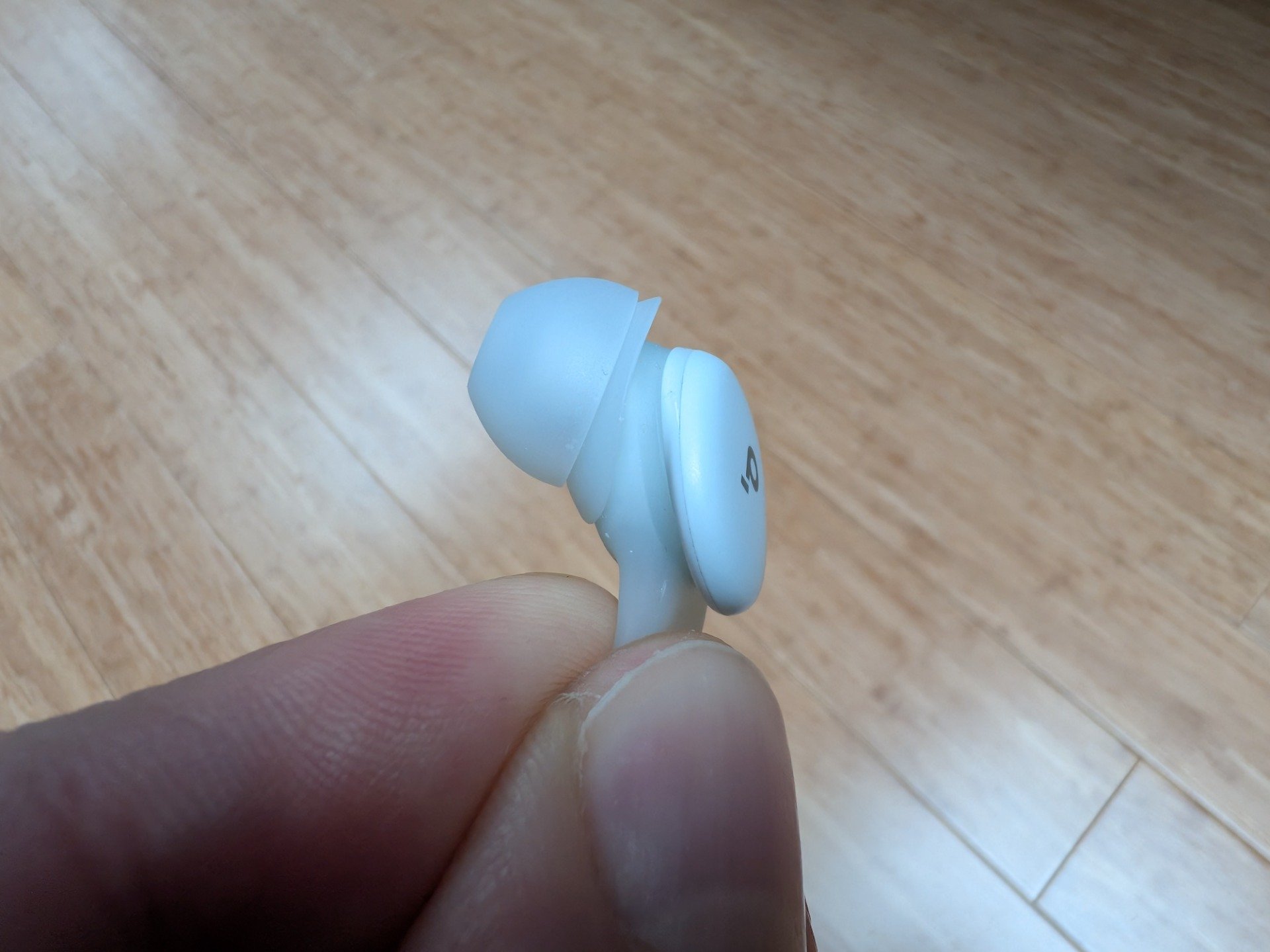 Les écouteurs Soundcore Sleep A30 ont été conçus tout en finesse. ©Nicolas Guyot pour Clubic