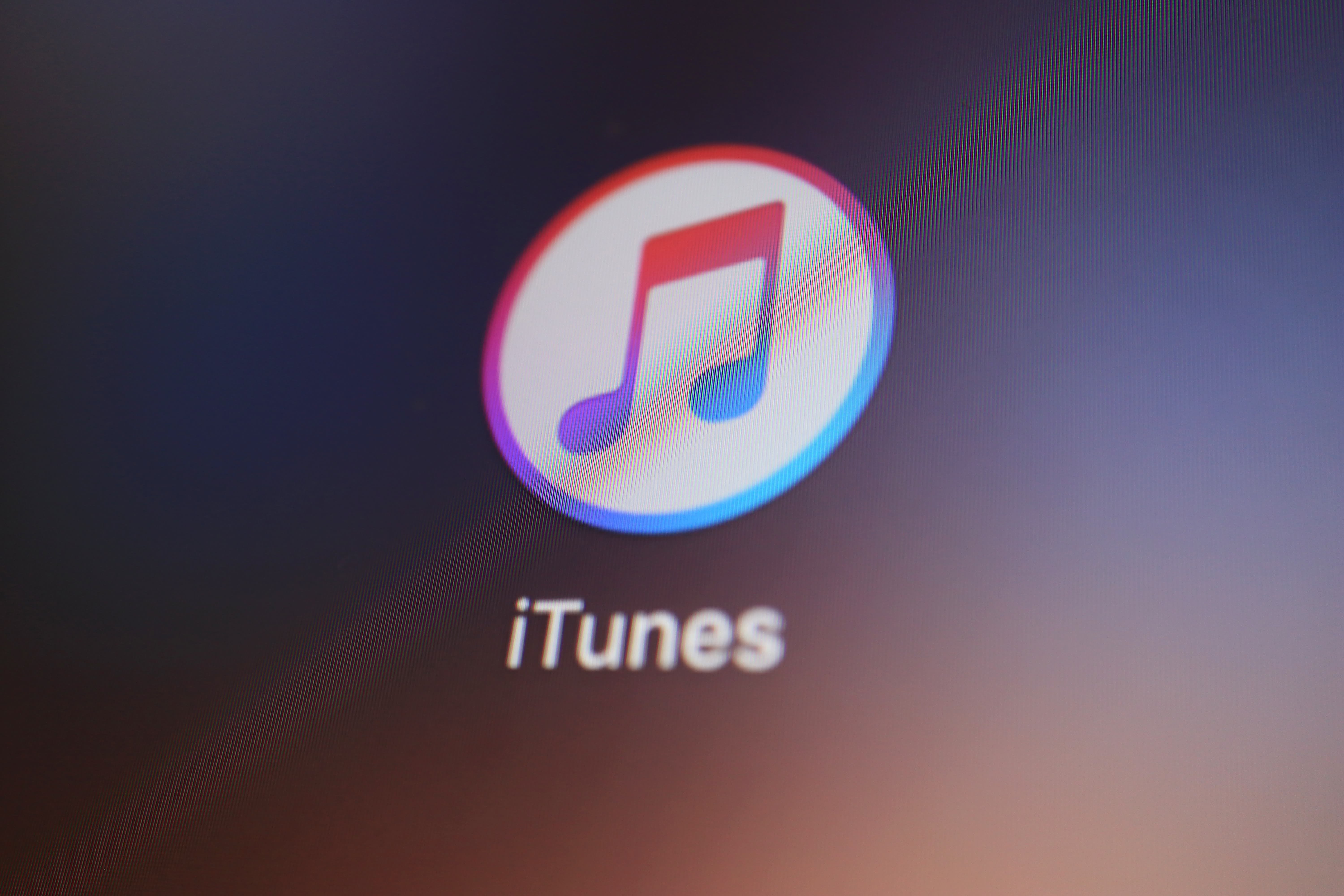 Apple voulait tuer le père pour imposer le futur, mais les utilisateurs ont décidé que le vieux jukebox avait encore de beaux jours devant lui. © Shutterstock