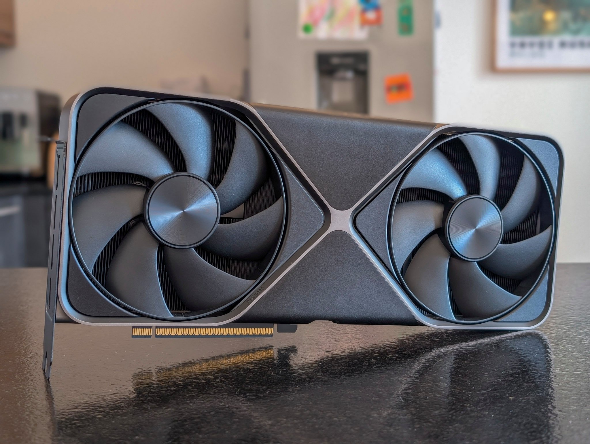 La 5080 FE ? À peine disponible, en réalité © Colin Golbderg pour Clubic