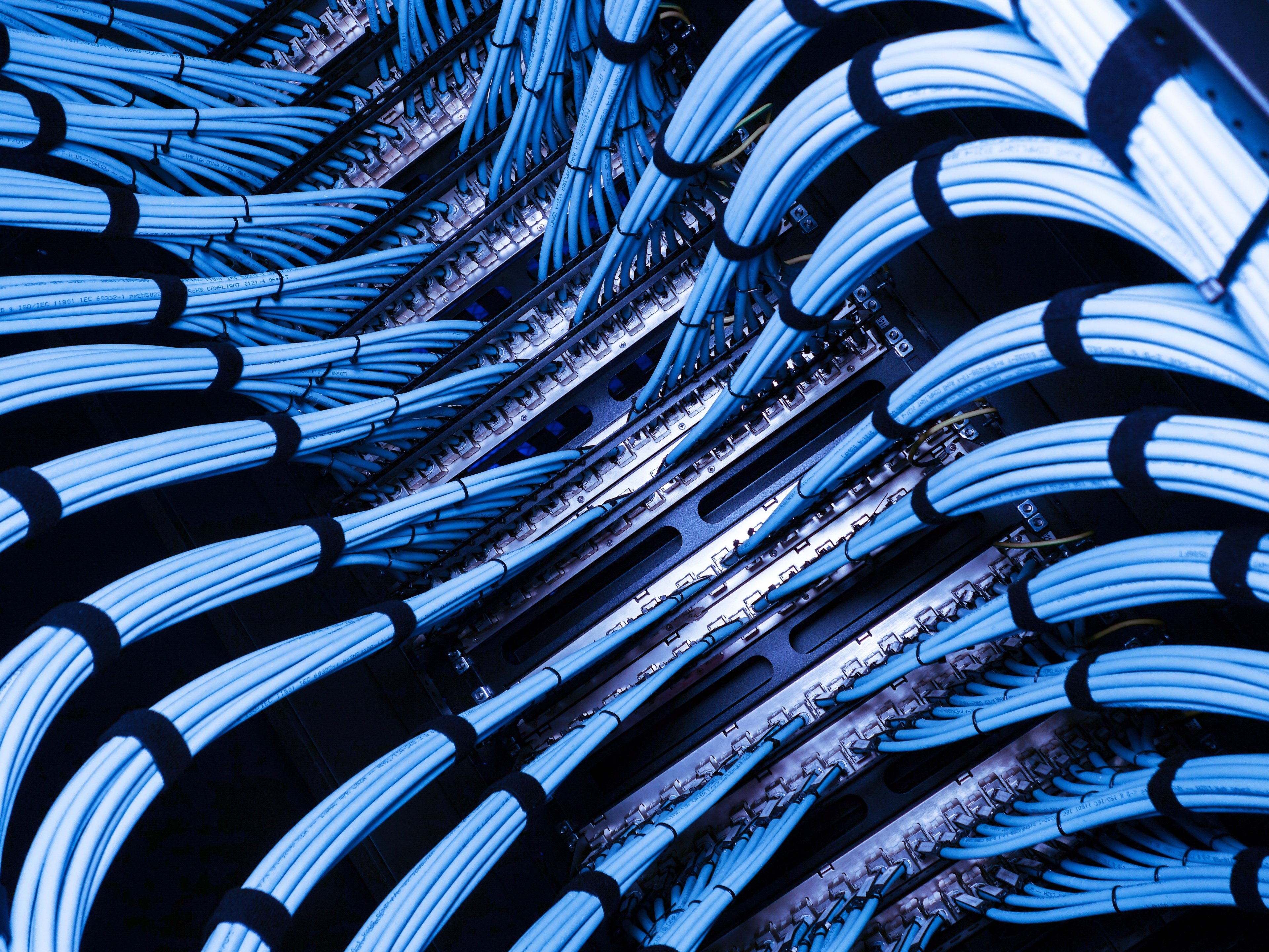 Le CEA-Leti compte bien créer une nouvelle "autoroute" pour l'IA. © Panumas Nikhomkhai / Shutterstock