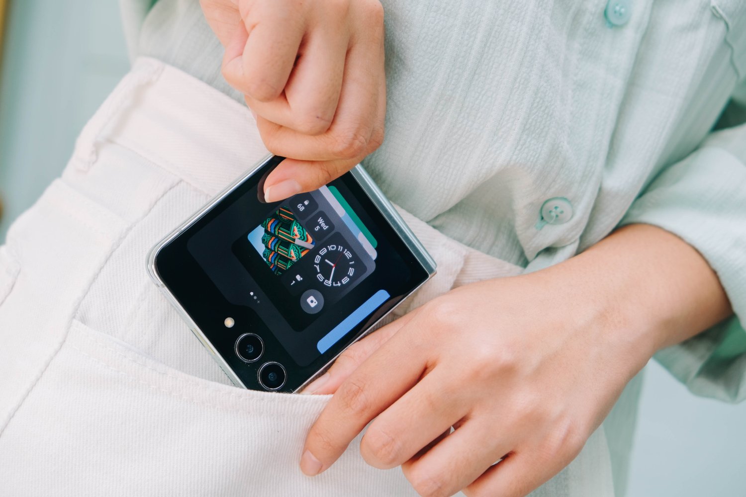 Le Samsung Galaxy Z Flip 5. ©Framesira / Shutterstock