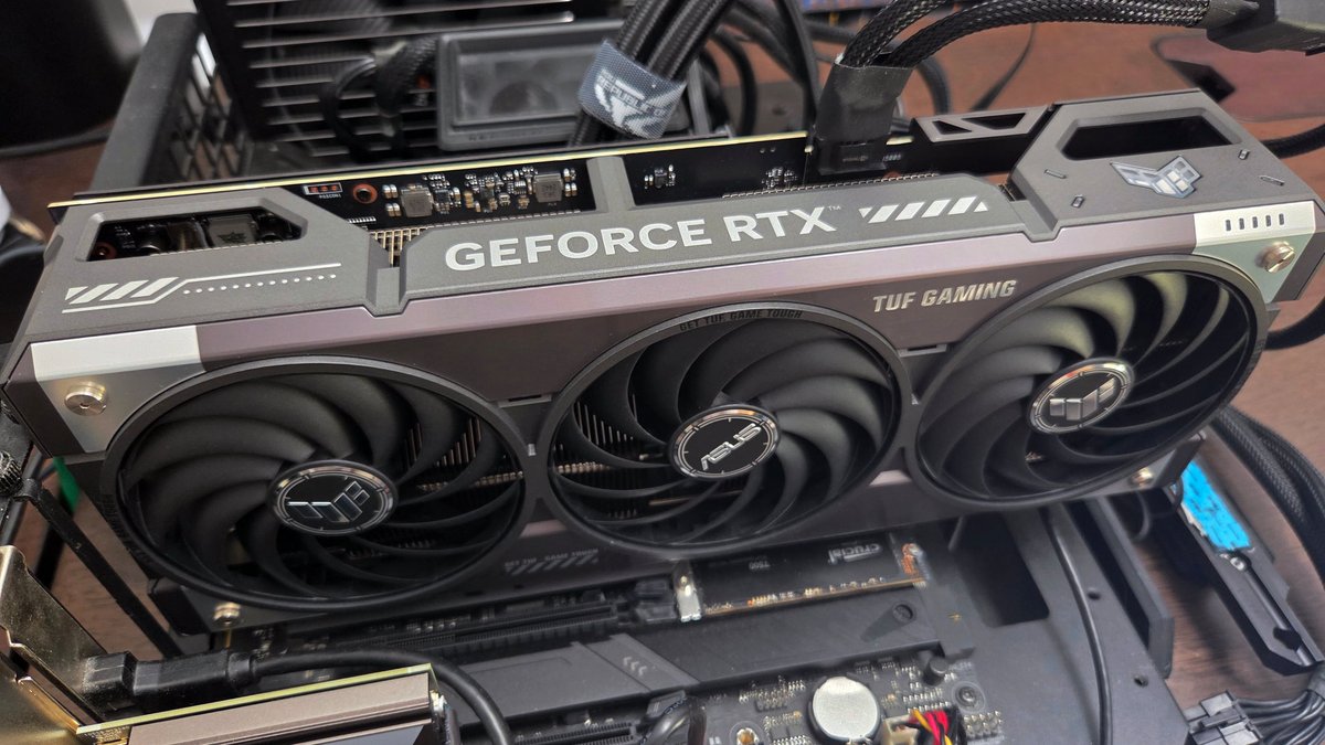 ASUS TUF Gaming GeForce 5070 OC