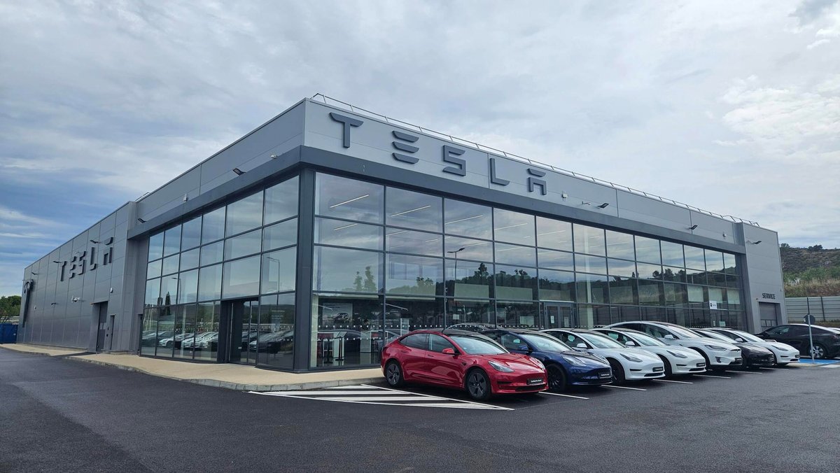 Un aperçu de la concession Tesla de la zone Aix-Marseille. © Flavio Annuzzi (Thefly76) / Google Maps