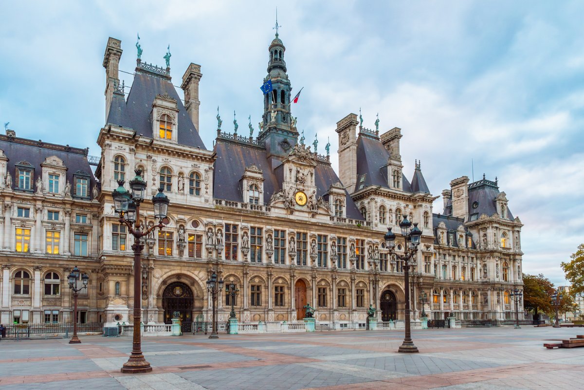 L'hôtel de ville à Paris. © artem evdokimov / Shutterstock