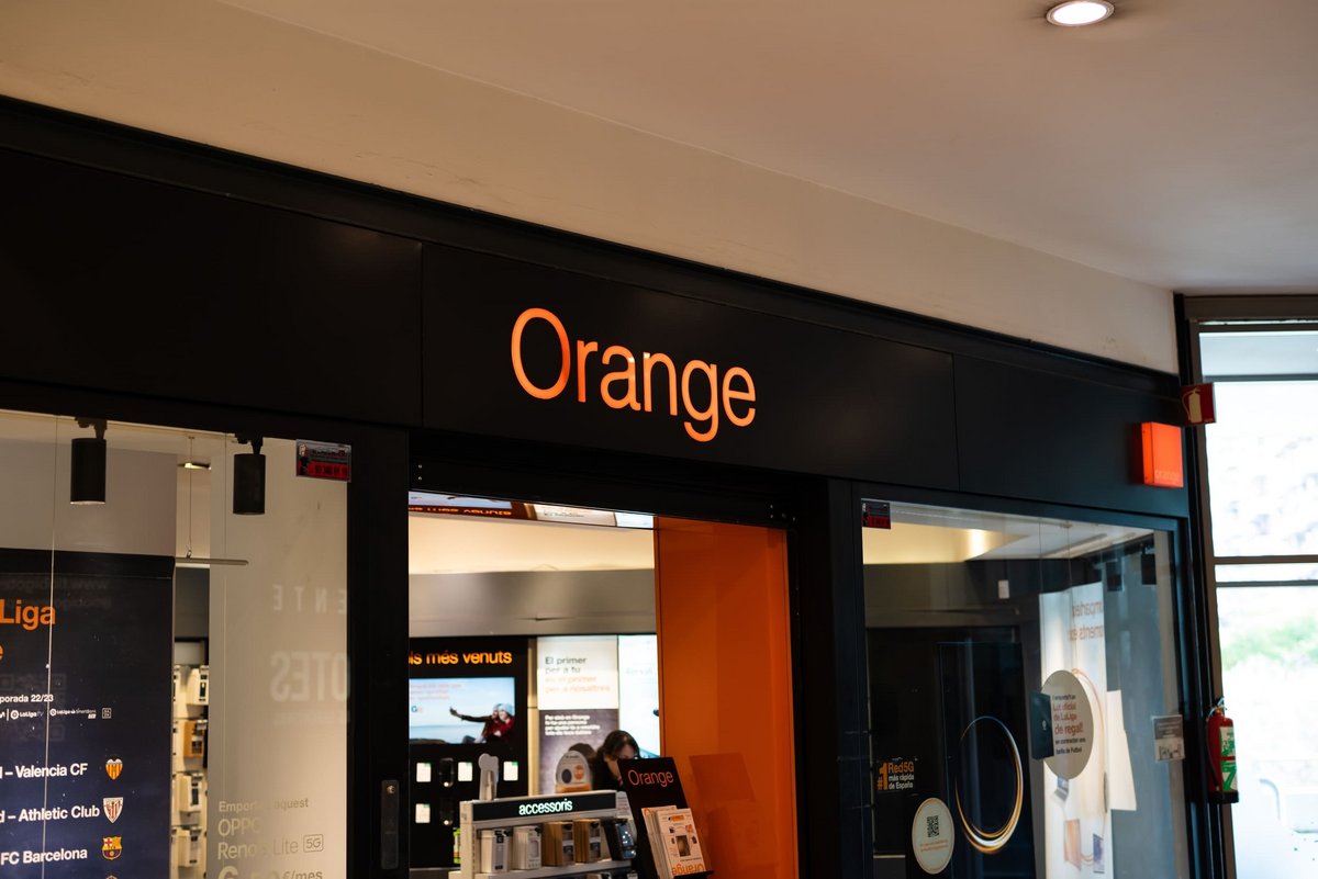La devanture d'une boutique espagnole d'Orange © vfhnb12 / Shutterstock.com