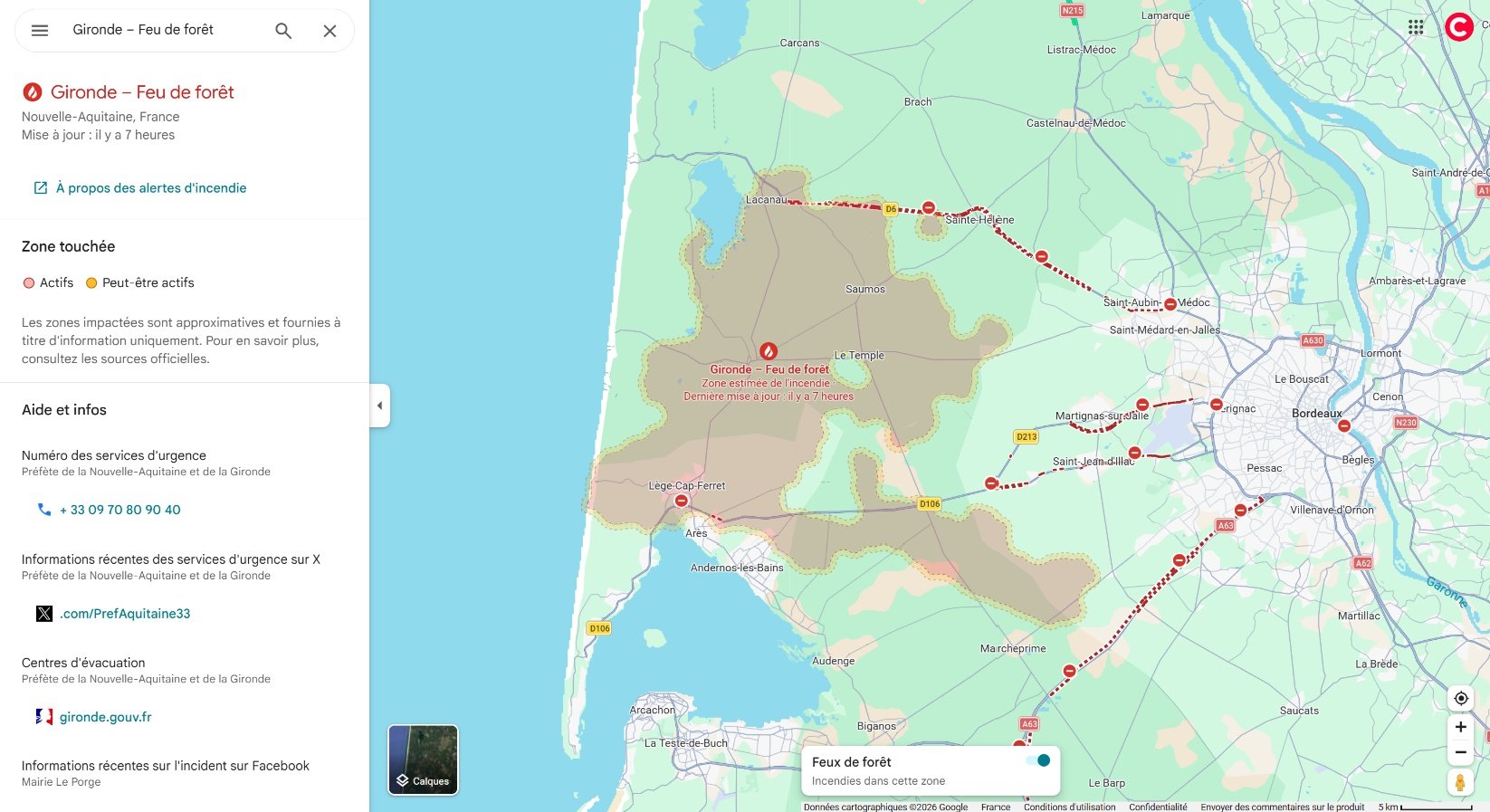 La couche "Feux de forêt" de Google Maps, consultée le 27 juillet. La zone brune représente la zone estimée touchée par l'incendie, reconstituée à partir de détections satellites — pas les flammes actives. La mise à jour datait ici de sept heures : sur un feu qui évolue au gré du vent, le front réel peut s'être déplacé de plusieurs kilomètres. Google renvoie lui-même vers les sources officielles. © Clubic