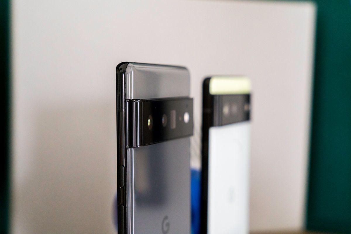 Le Pixel 6 Pro ne sera disponible qu'en noir en France... © Pierre Crochart pour Clubic