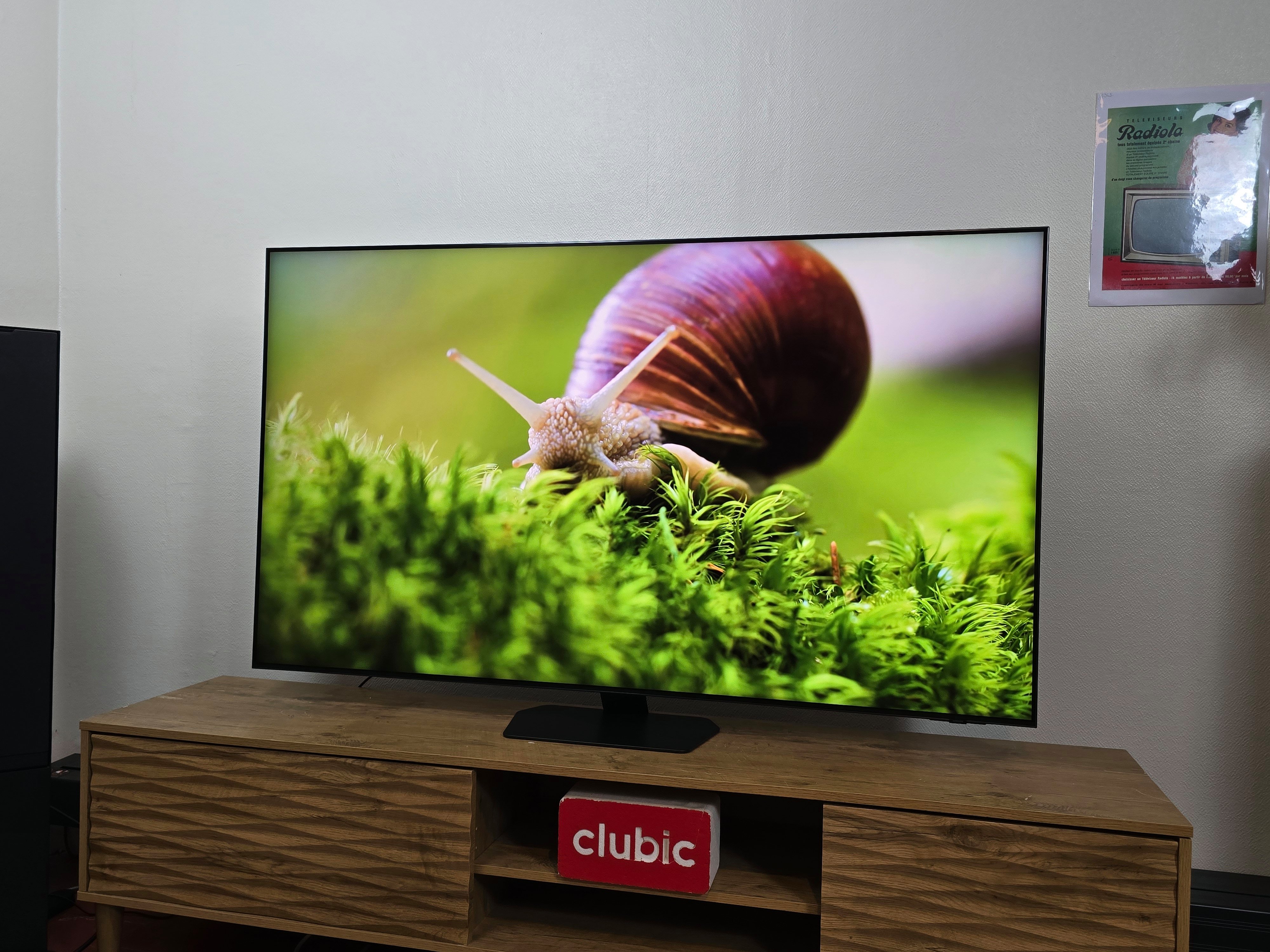 Le Samsung QN90F et sa dalle LCD. © Matthieu Legouge