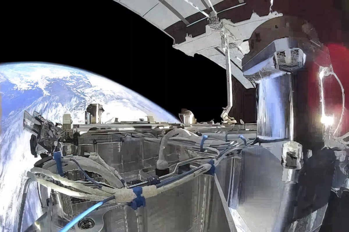 Il y a débat pour savoir s'il s'agit d'une photographie prise sur un satellite Starshield de test ou sur l'un des derniers modèles de Starlink. © SpaceX. 