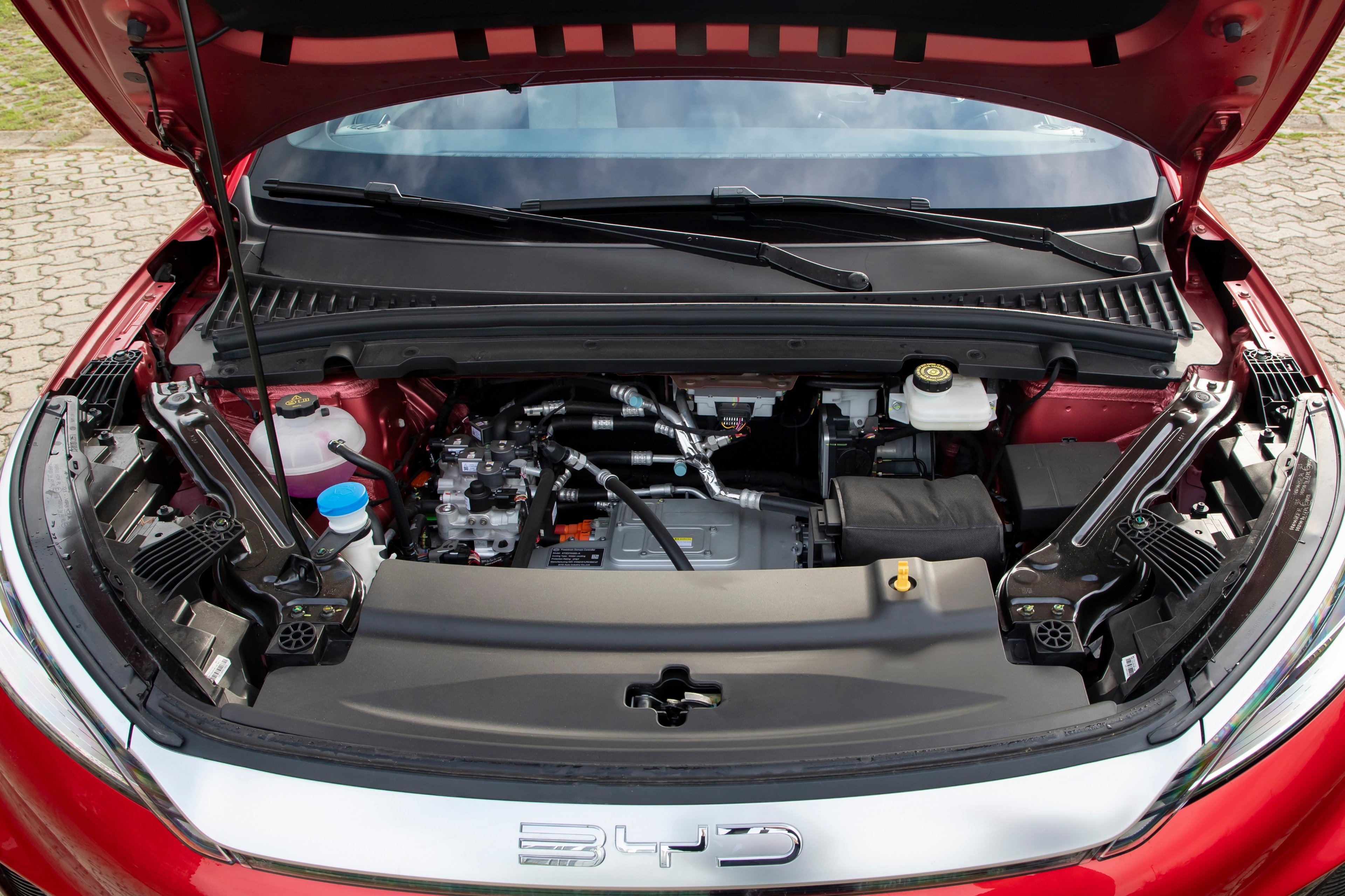 Sous le capot de la BYD Atto 3. © emirhankaramuk / Shutterstock