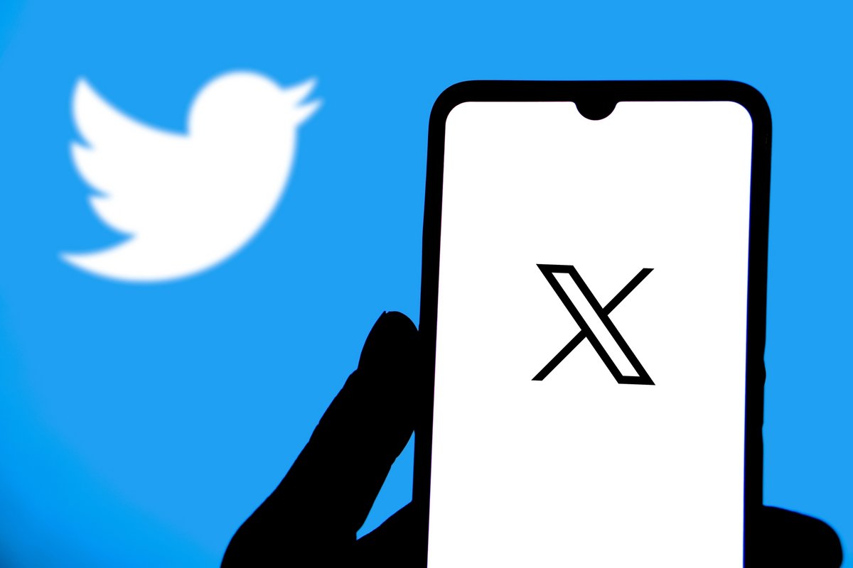 Le logo X, avec en fond celui de Twitter © Mamun sheikh K / Shutterstock