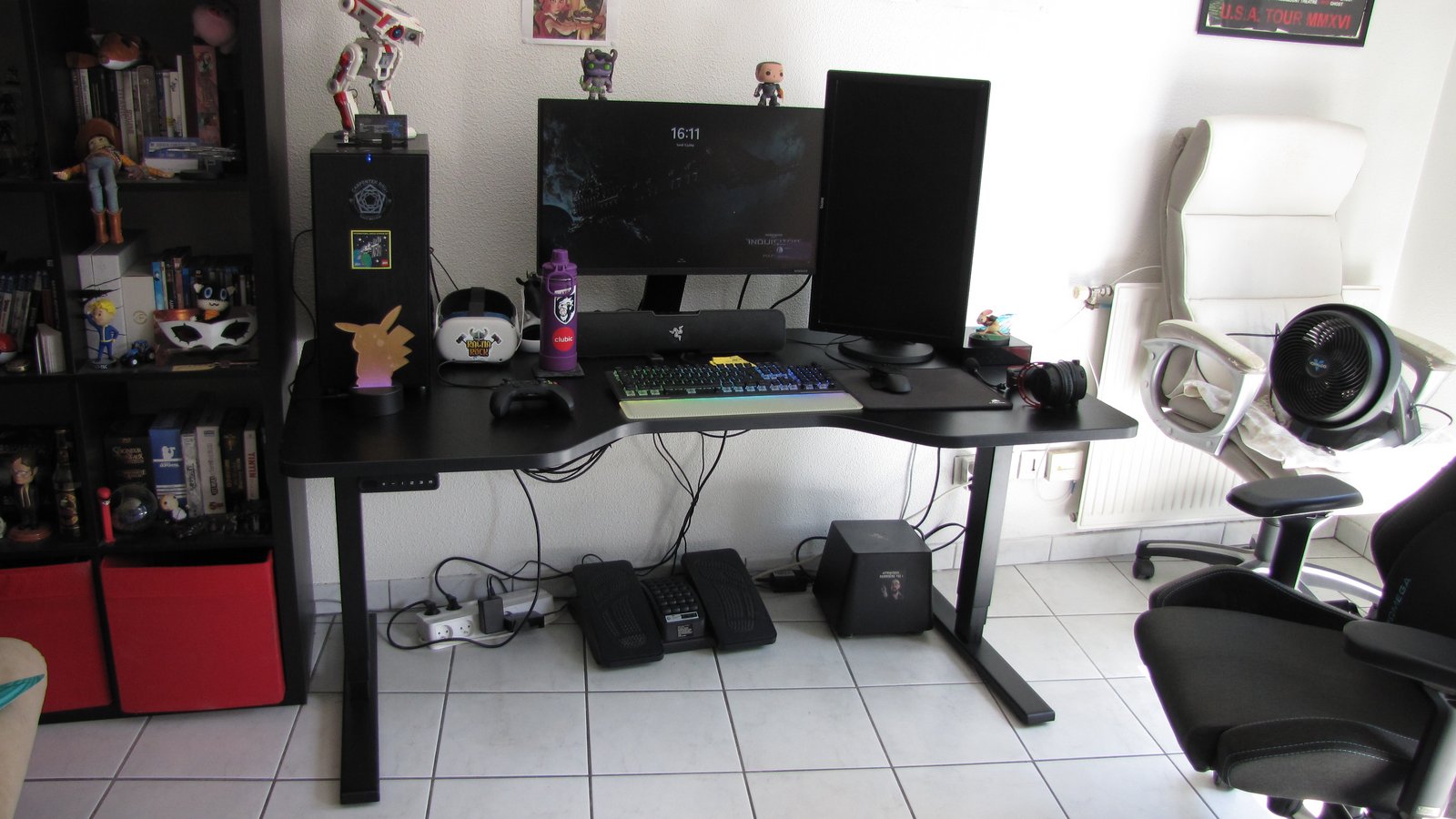 Assis/debout (excusez le cable management imparfait).