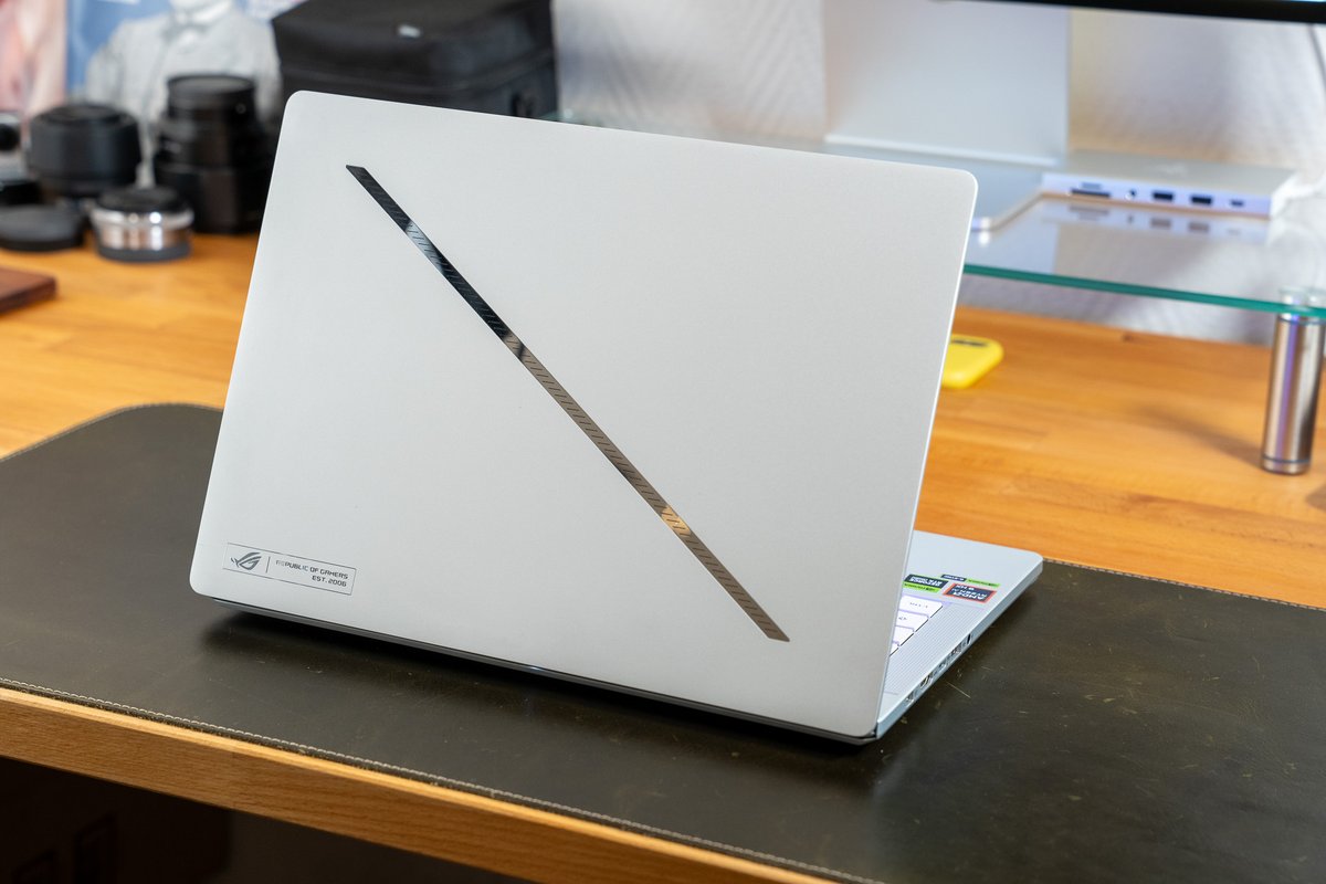 L'appareil, de dos. © Nathan Le Gohlisse pour Clubic