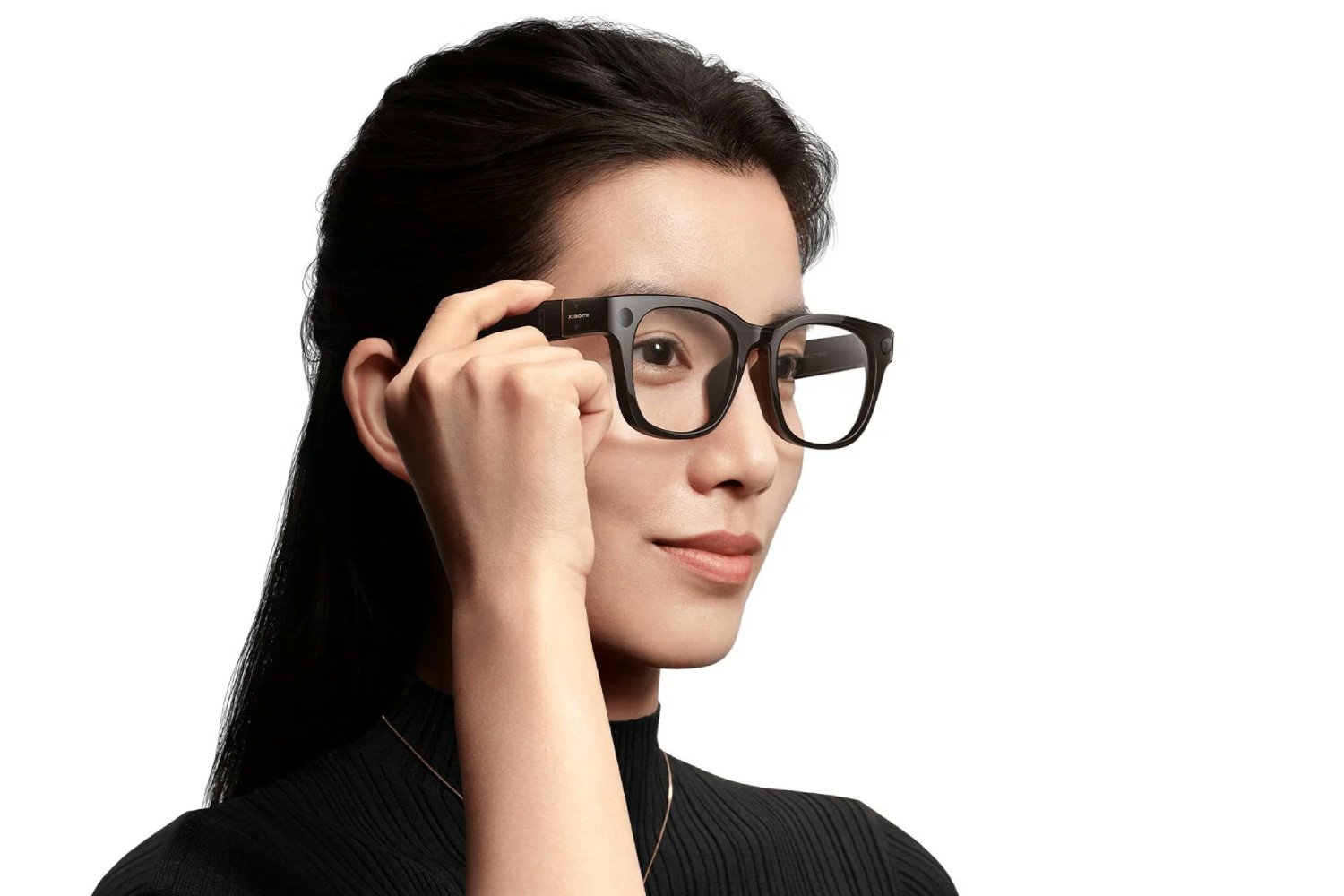 Les Xiaomi AI Glasses, portées par une femme. ©Xiaomi / Weibo