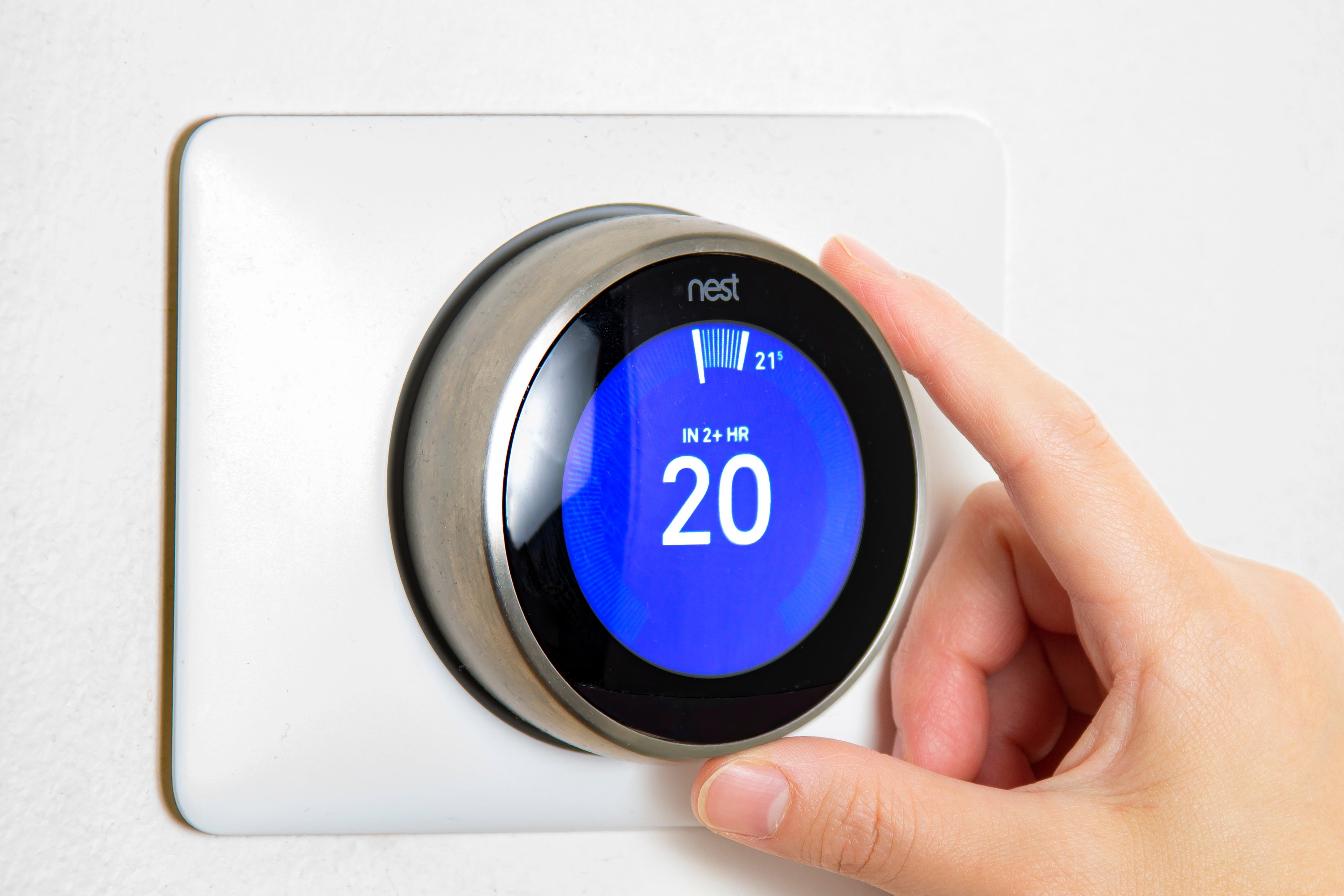 Un thermostat Nest © oasisamuel / Shutterstock.com