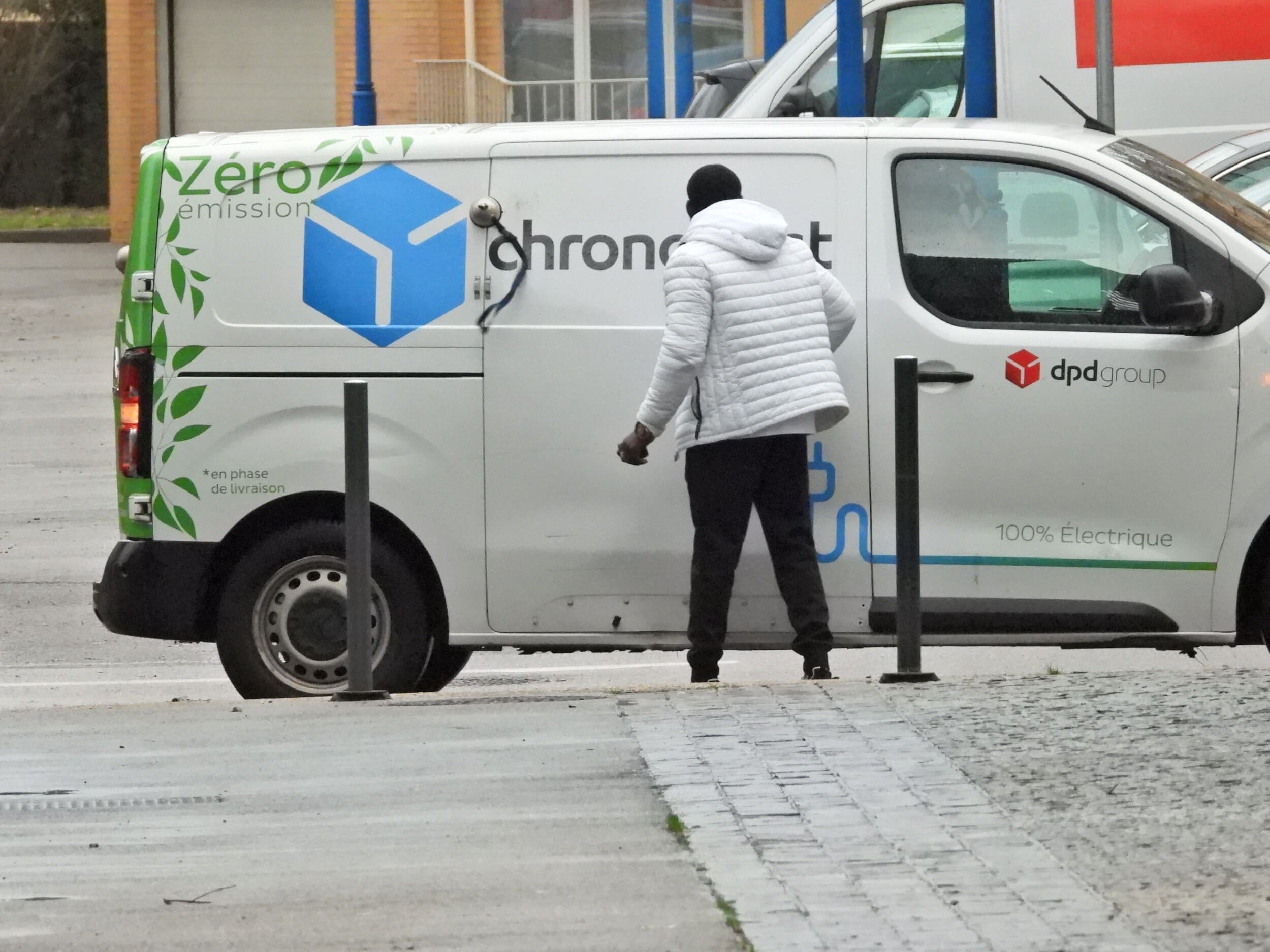 Chronopost multiplie les livraisons à l'aide de véhicules électriques. © Alphacit Newim Reporter / Shutterstock