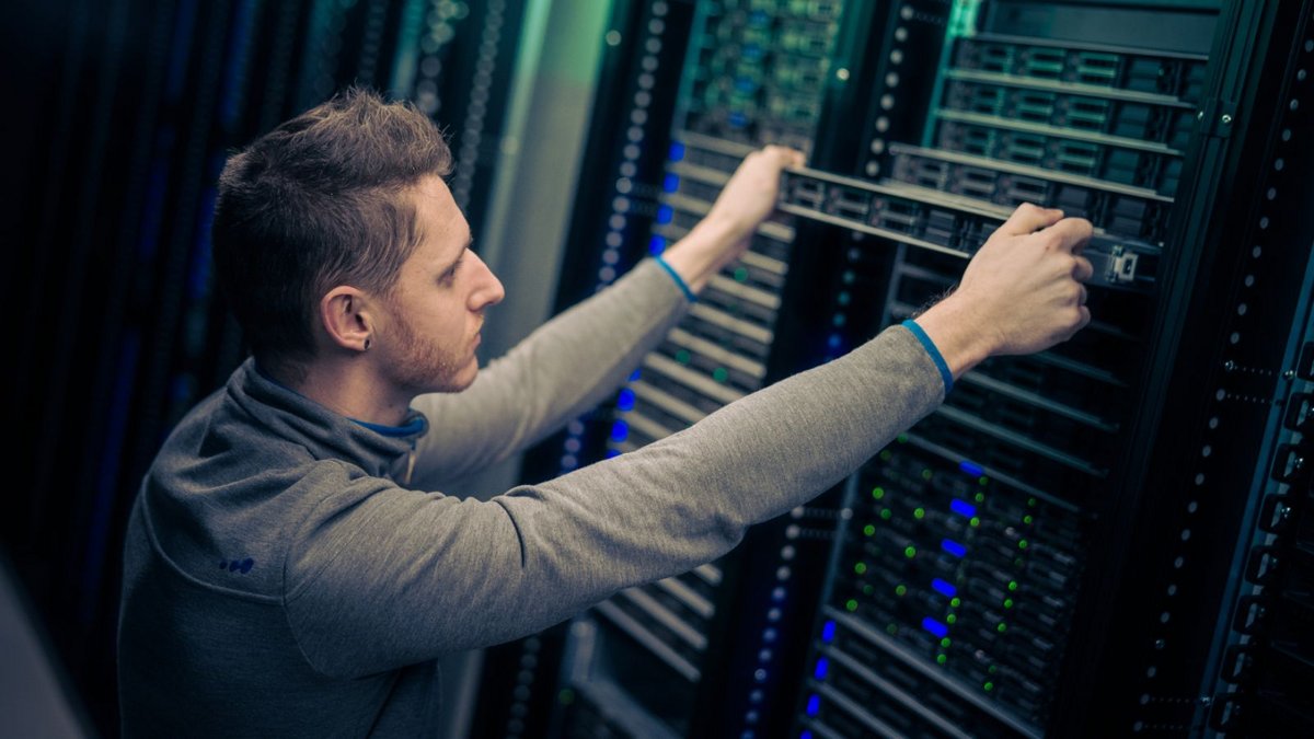 VPS Lite, une solution sécurisée, flexible et hébergée en Suisse.  ©Infomaniak