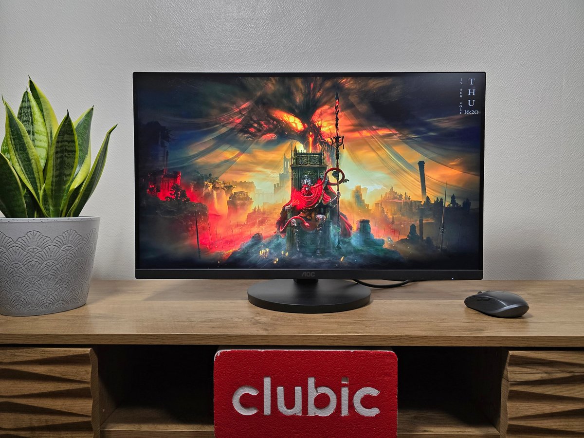 Un écran simple et accessible pour profiter de la 4K © Matthieu Legouge pour Clubic