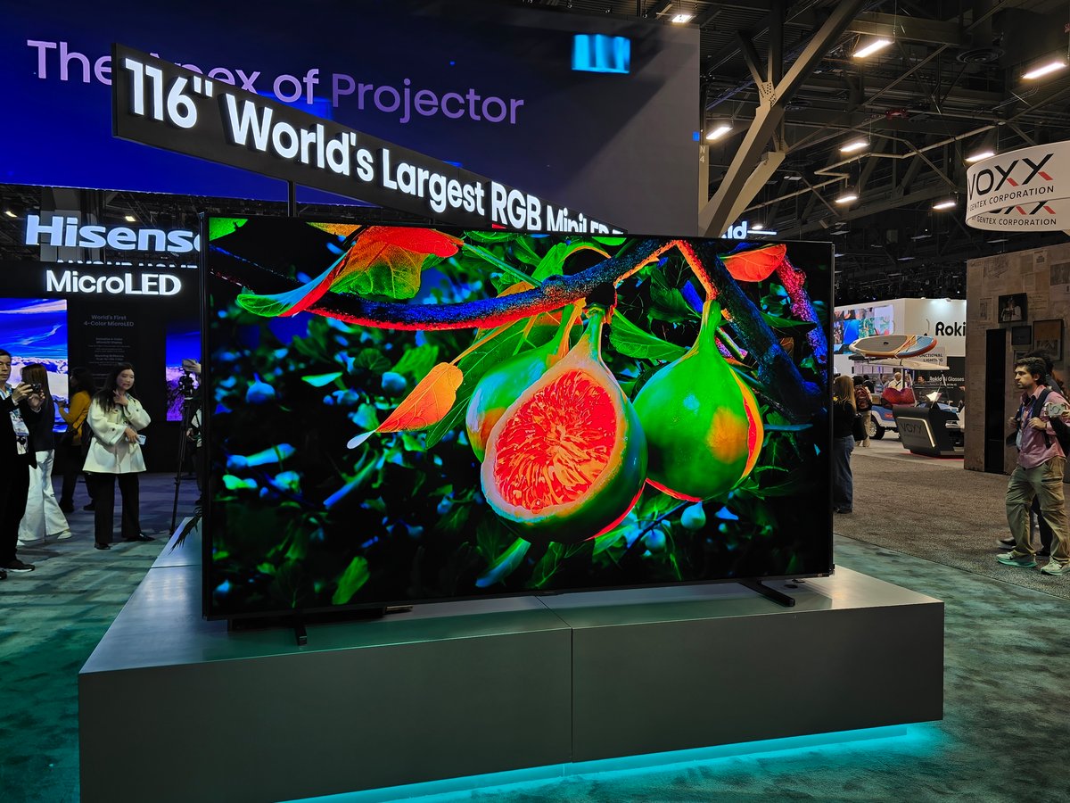 L'Hisense 116UX, déjà présenté l'an passé, a le droit à un successeur. © Matthieu Legouge