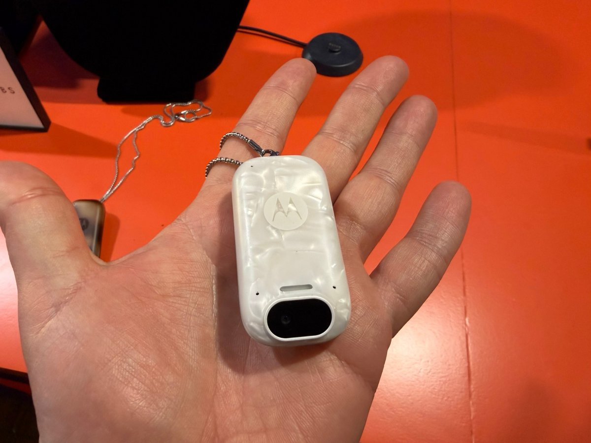 Ce boîtier doit permettre à une IA de comprendre le contexte dans lequel vous évoluez afin de mieux vous conseiller et vous aider au quotidien. ©Clubic