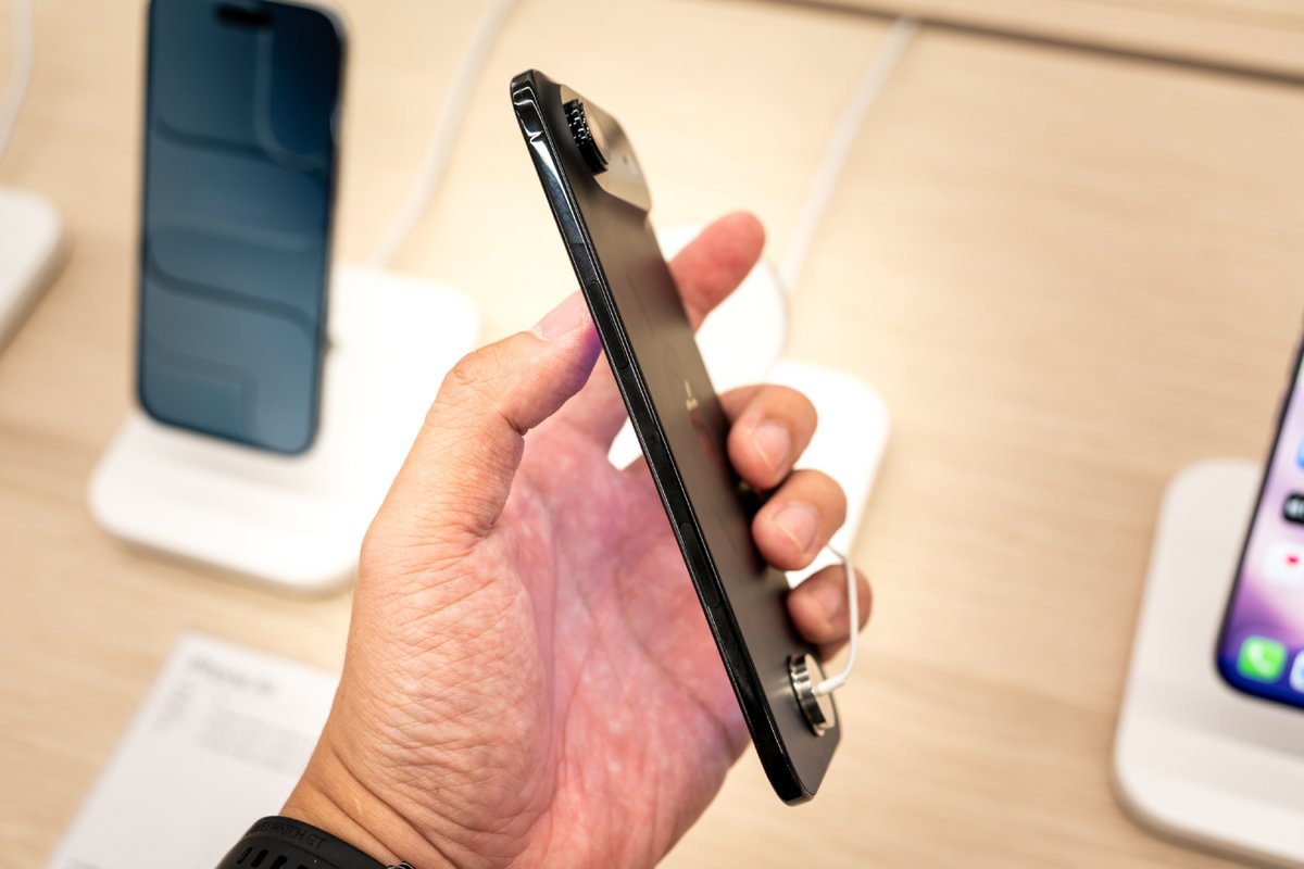 L'iPhone Air dans un Apple Store. ©Wongsakorn 2468 / Shutterstock
