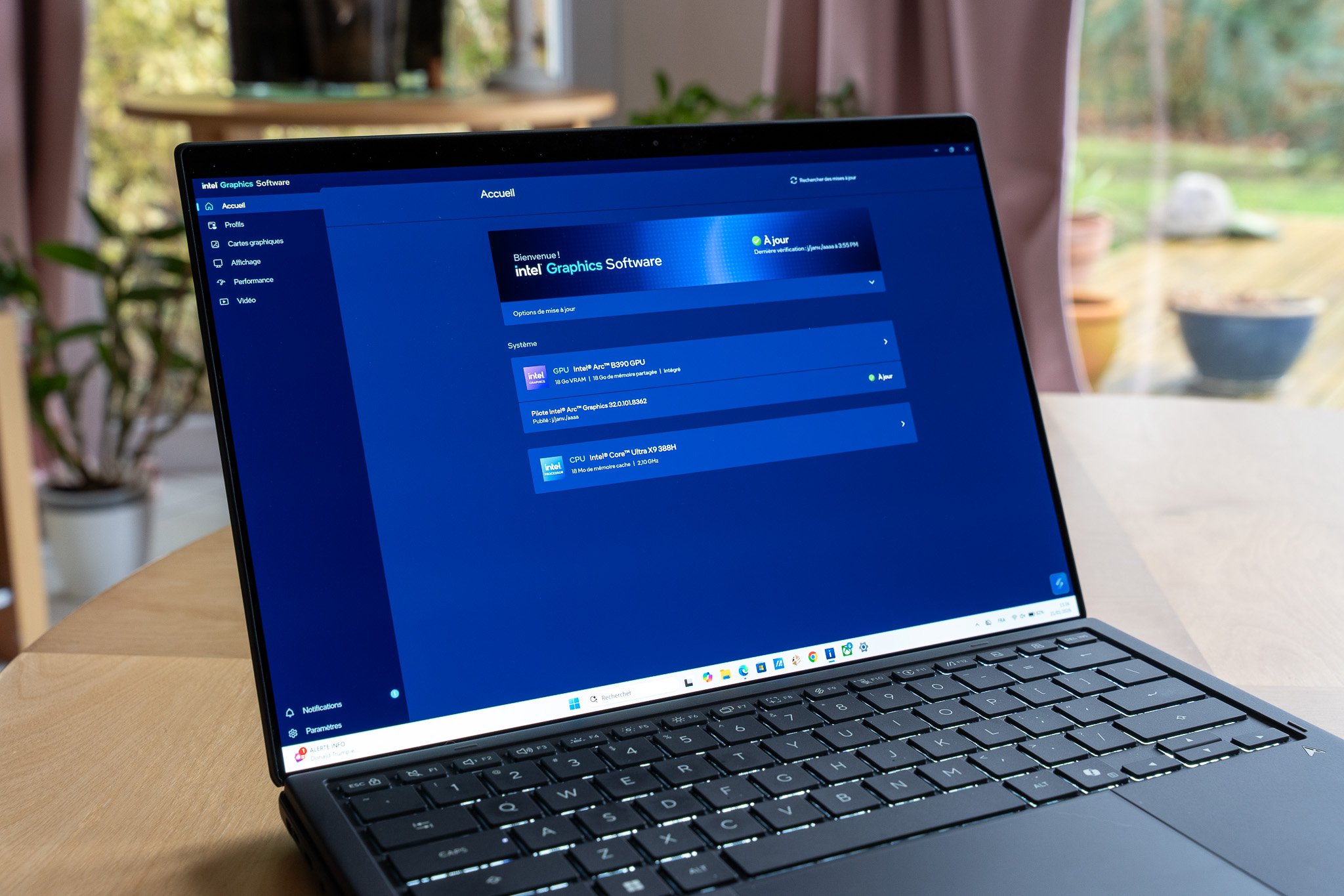 Nathan a testé le Zenbook Duo 2026 pour évaluer Panther Lake. ©Nathan Le Golisse