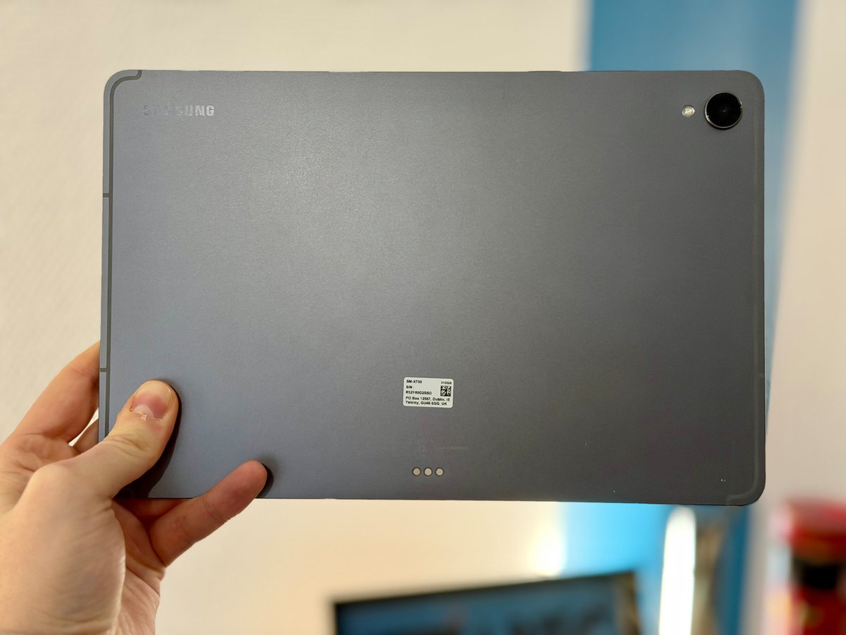 Un coloris gris qui fait "Pro", mais un peu triste ©Mathieu Grumiaux pour Clubic