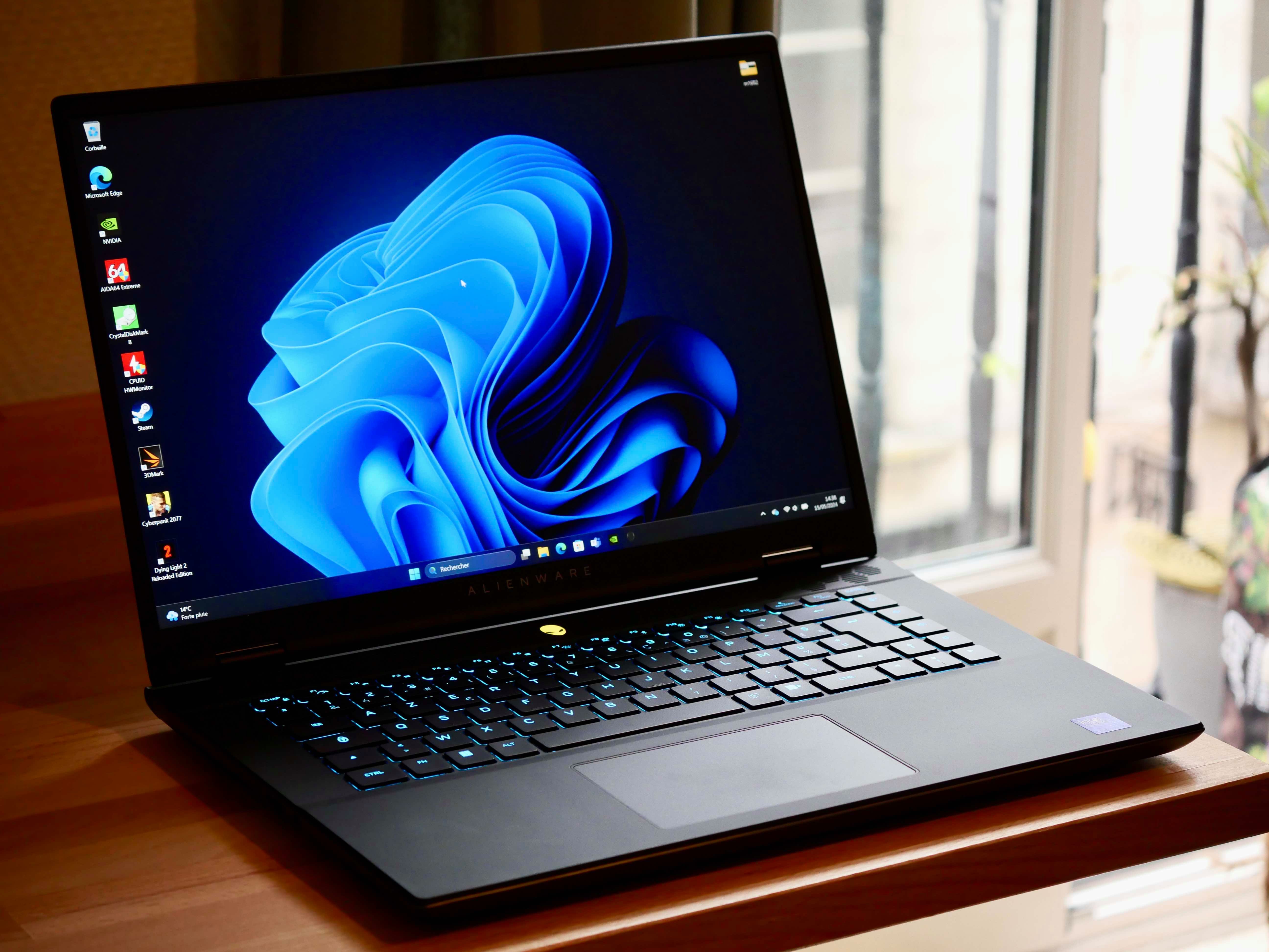 Voici l'Alienware m16 R2 © Nathan Le Gohlisse pour Clubic