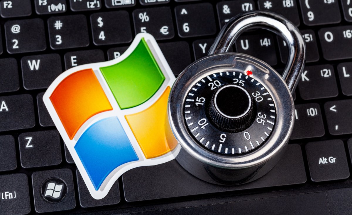 40 ans de Windows : des premiers virus de boot aux ransomwares, un OS forgé par les attaques. © tomeqs / Shutterstock