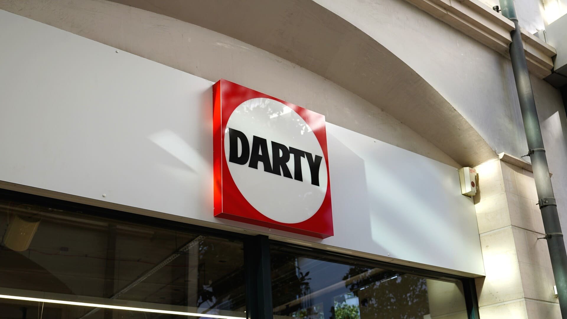 Darty lance le calibrage professionnel de téléviseur en France, une première pour la Coupe du monde 2026. © Life Background / Shutterstock
